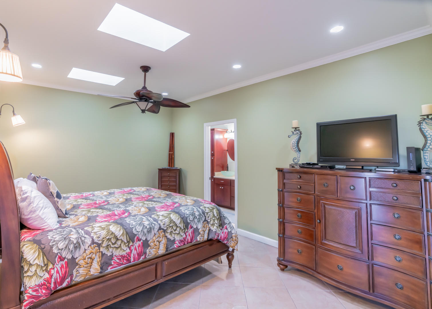 HOLIDAY BEACH UNIT 16 - Residential