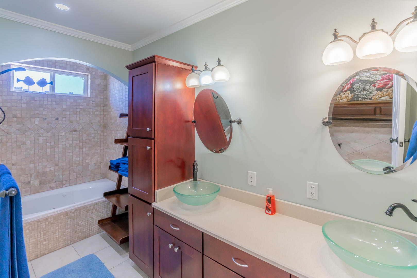 HOLIDAY BEACH UNIT 16 - Residential