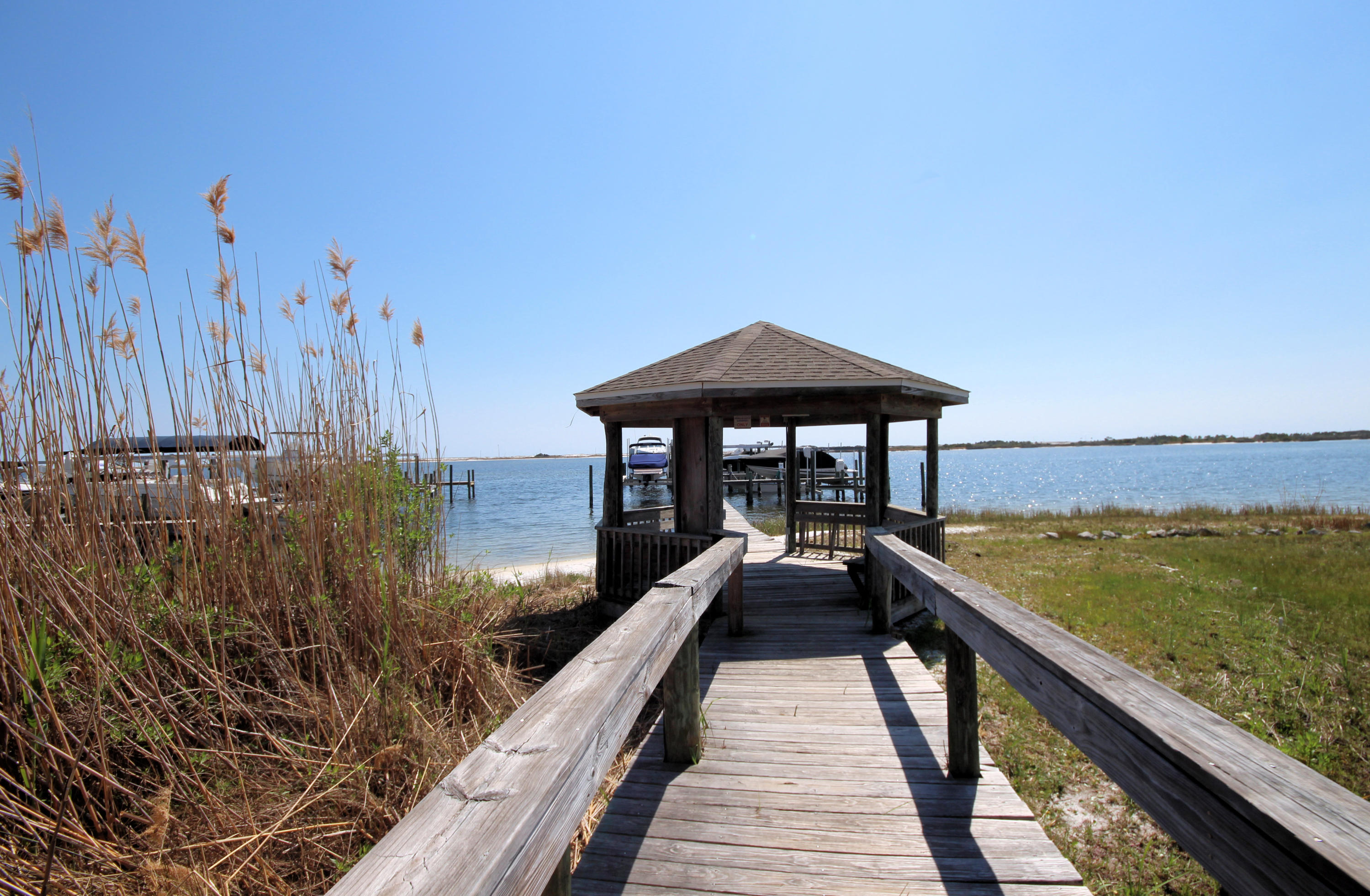 ISLANDVIEW BEACH - Residential