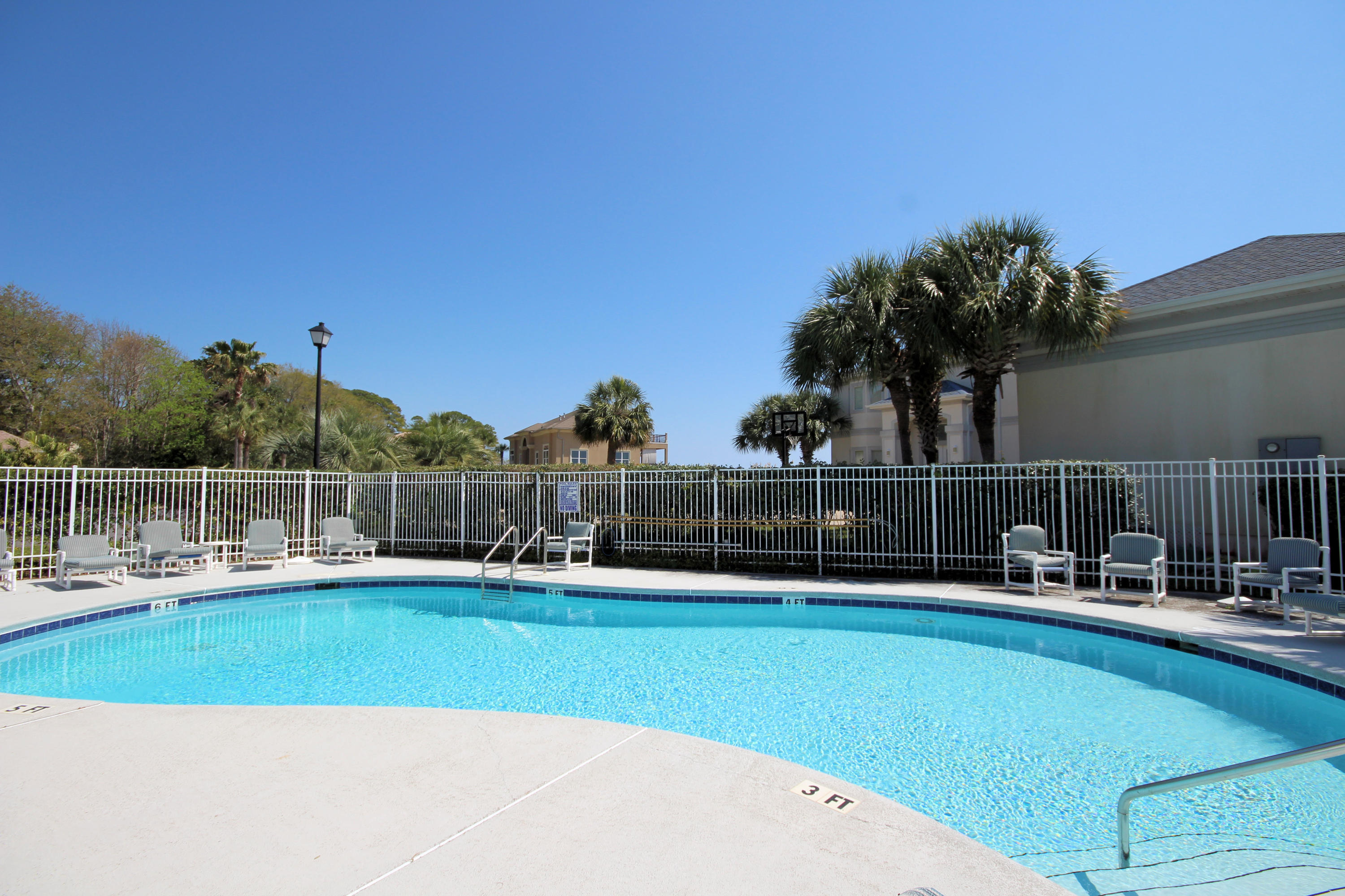 ISLANDVIEW BEACH - Residential