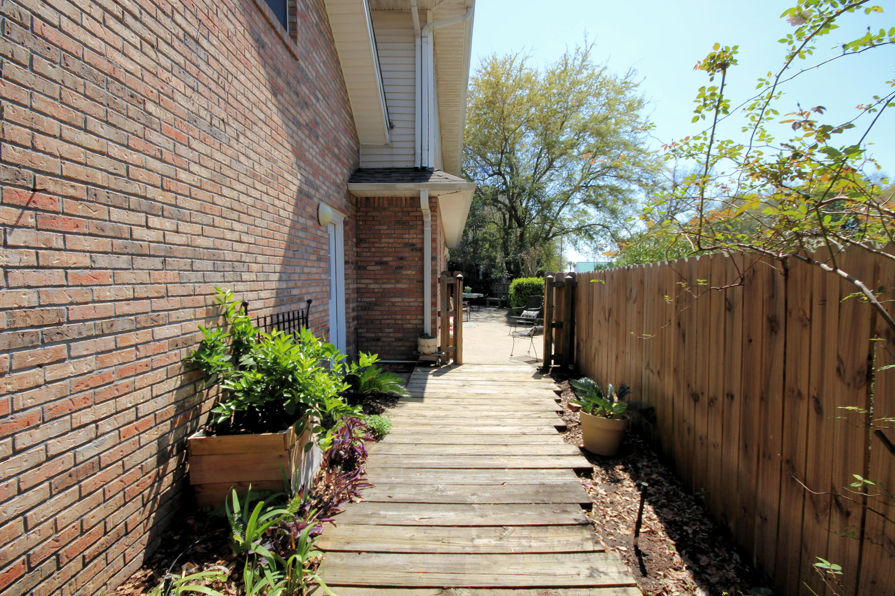 ISLANDVIEW BEACH - Residential