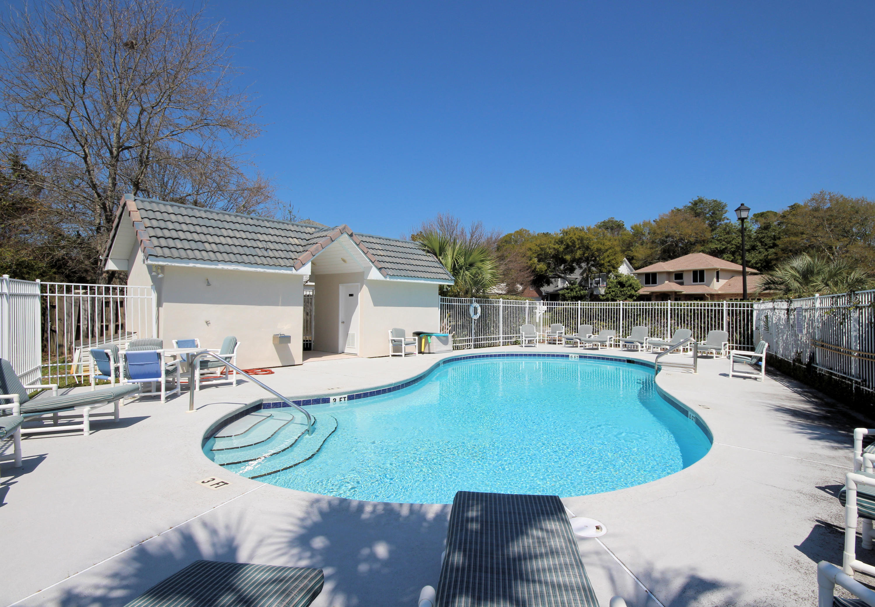 ISLANDVIEW BEACH - Residential