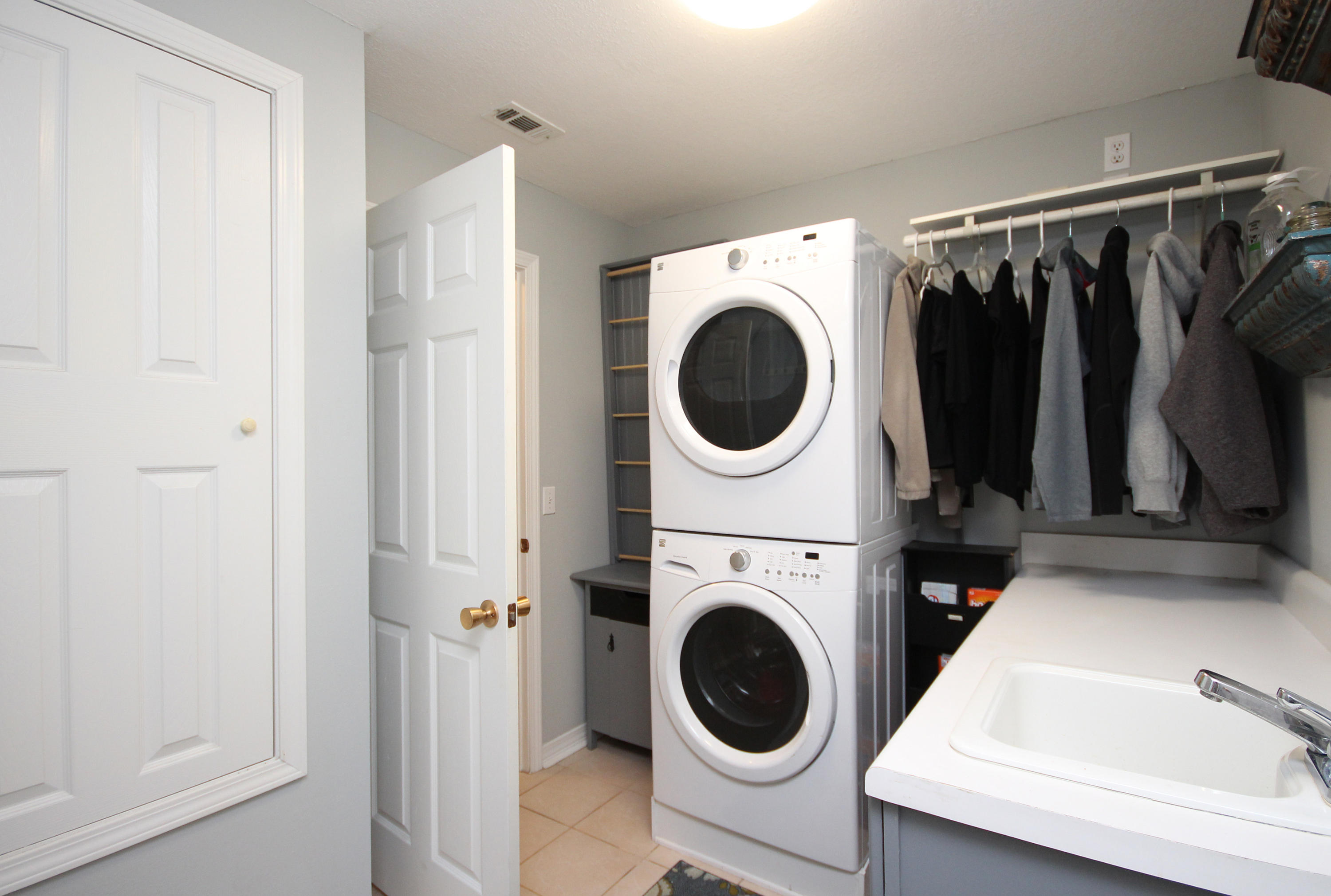 ISLANDVIEW BEACH - Residential