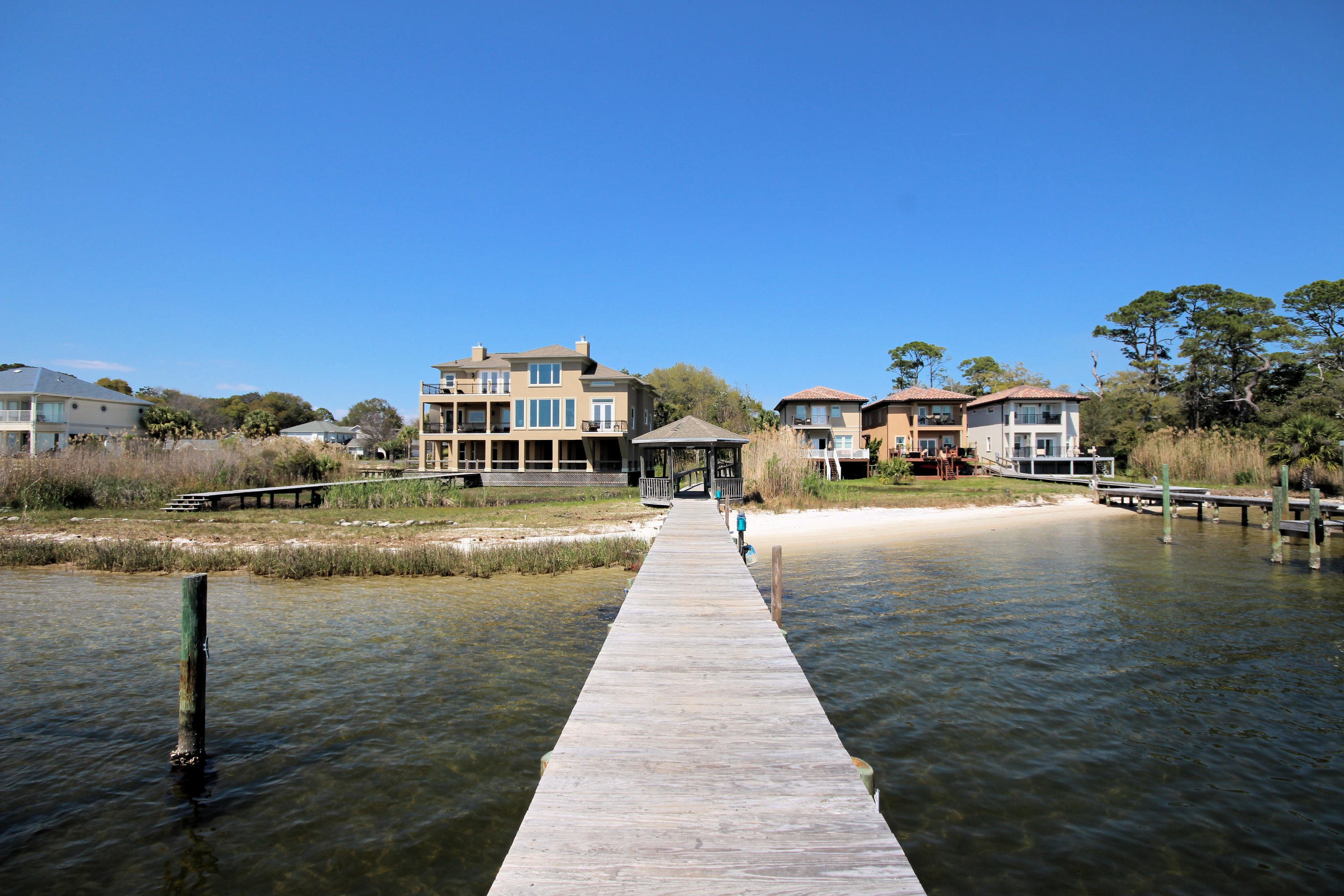 ISLANDVIEW BEACH - Residential