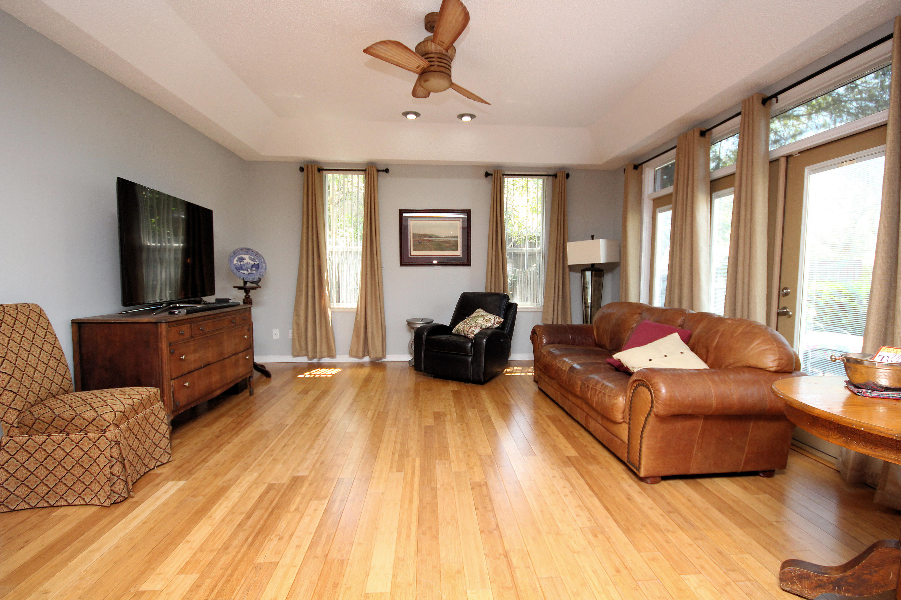 ISLANDVIEW BEACH - Residential