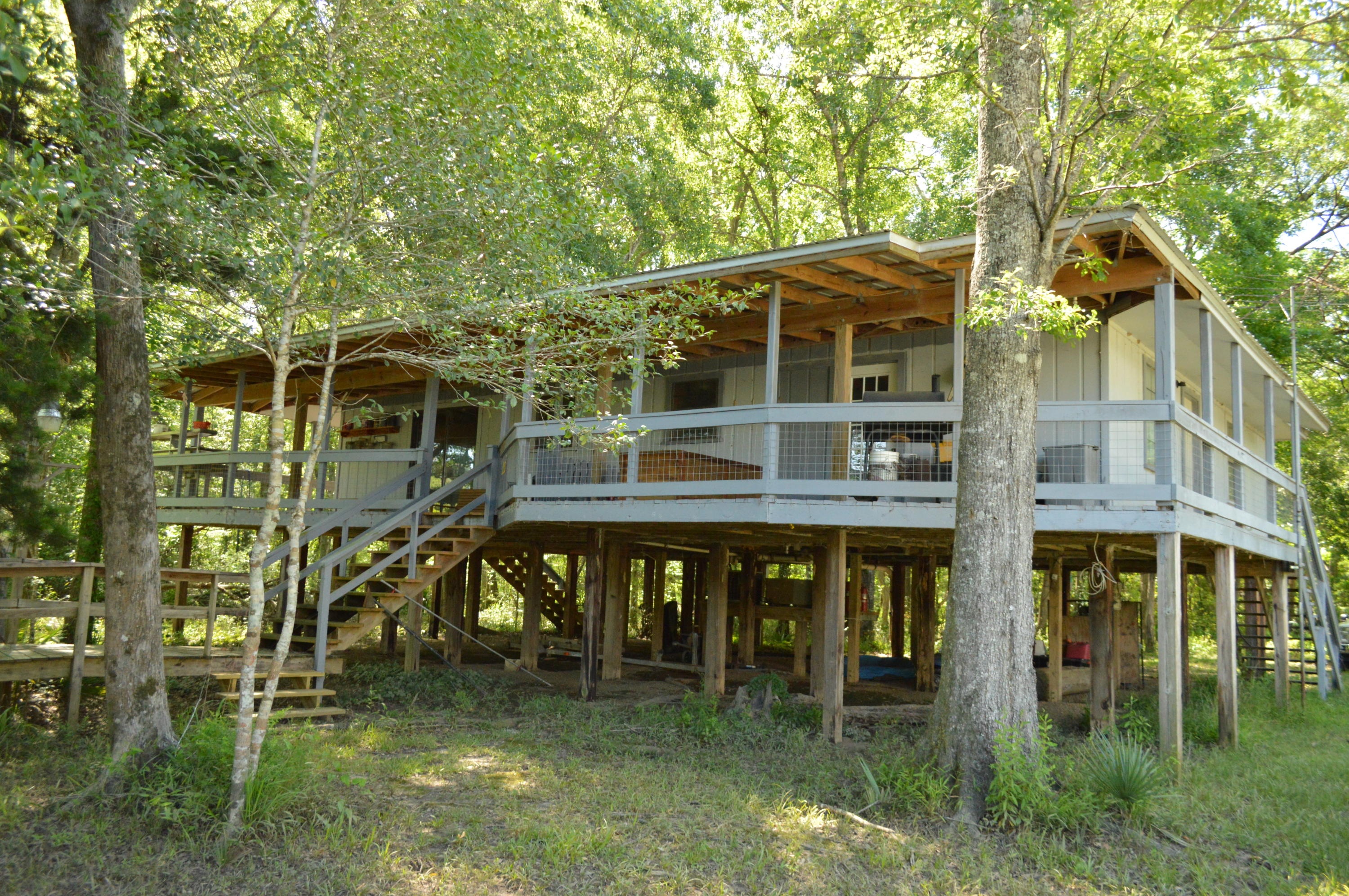 LOTS 8 & 9 BLK B VALLEY LANDING S/D PB 5-17 OR 269-55 - Residential