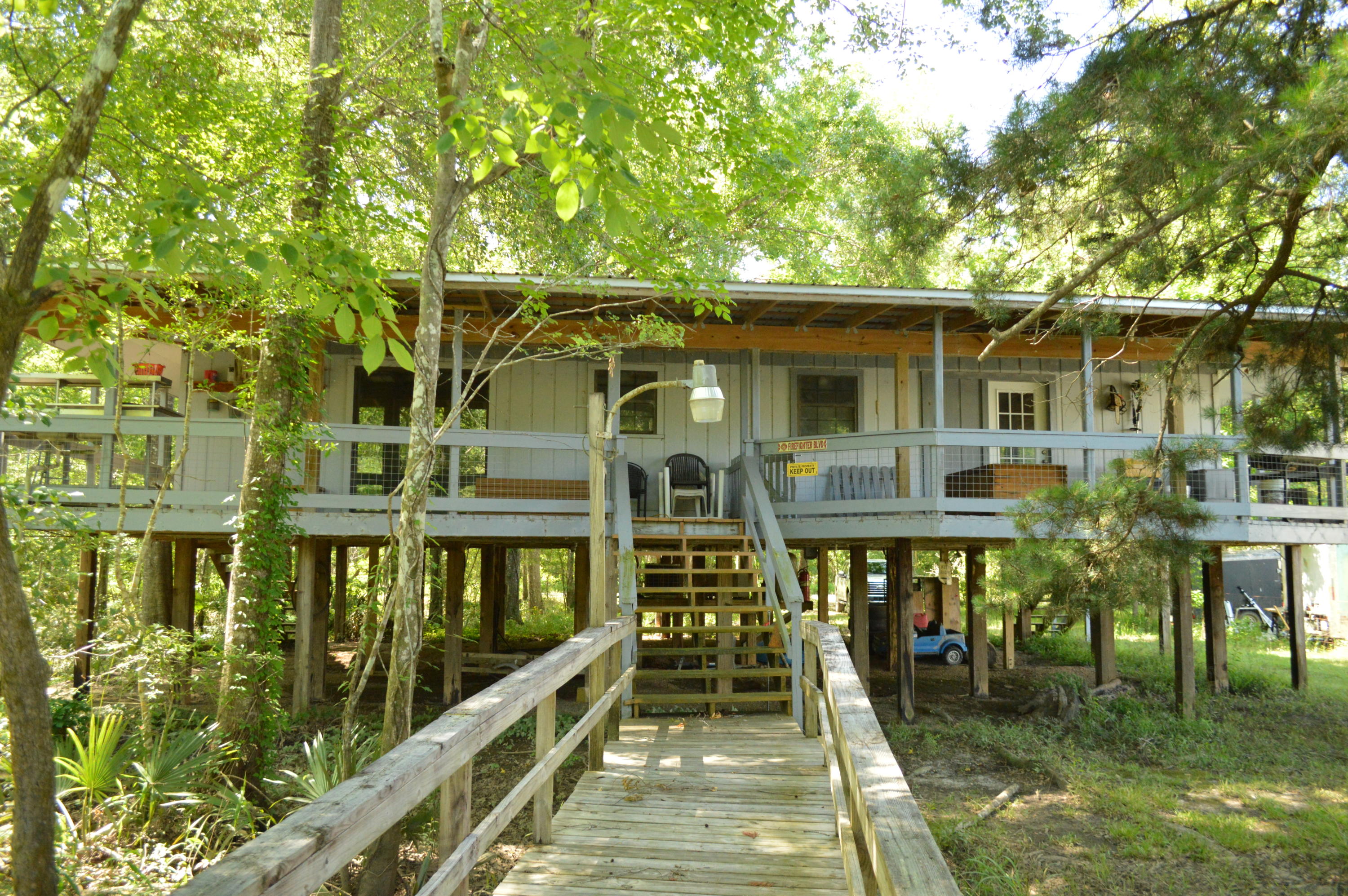 LOTS 8 & 9 BLK B VALLEY LANDING S/D PB 5-17 OR 269-55 - Residential