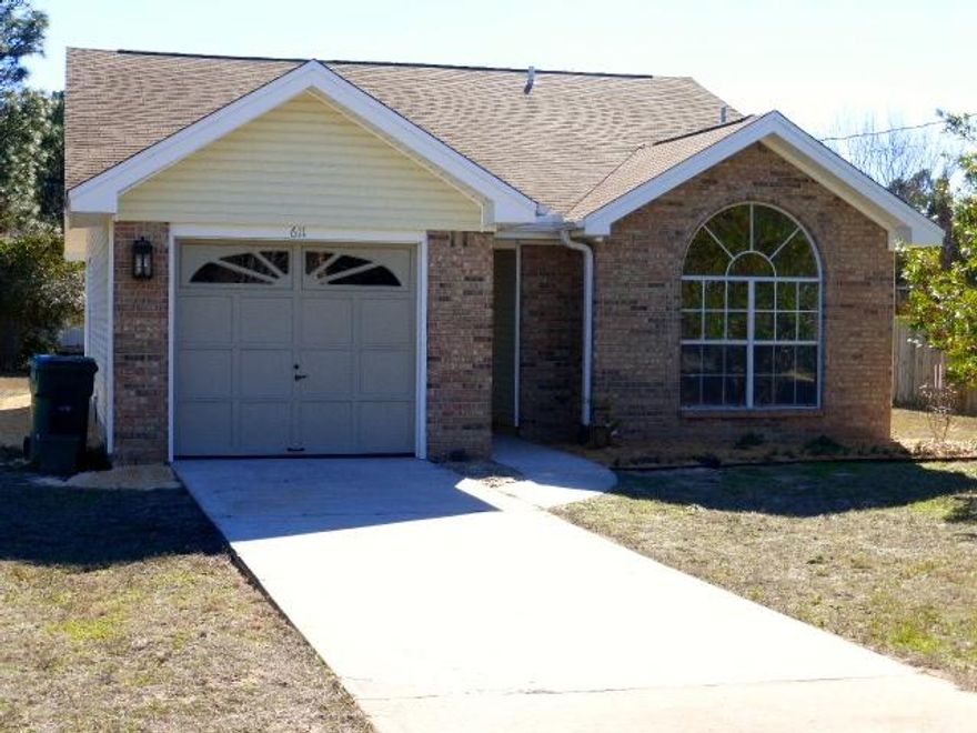 Nice 1106 sq. ft. single family 3 br 2 bath home for sale. Minutes from Hurlburt Field with spacious yard and single car garage. Soaring cathedral ceilings in living/dining area and in master bedroom. Has split floor plan. Kitchen updated with Samsung stainless dishwasher, stove and microwave. New porcelain tile in common areas and bathrooms; plus new carpet in all bedrooms. HVAC system is newer and can expect years of maintenance free service. Assisting in closing is possible.