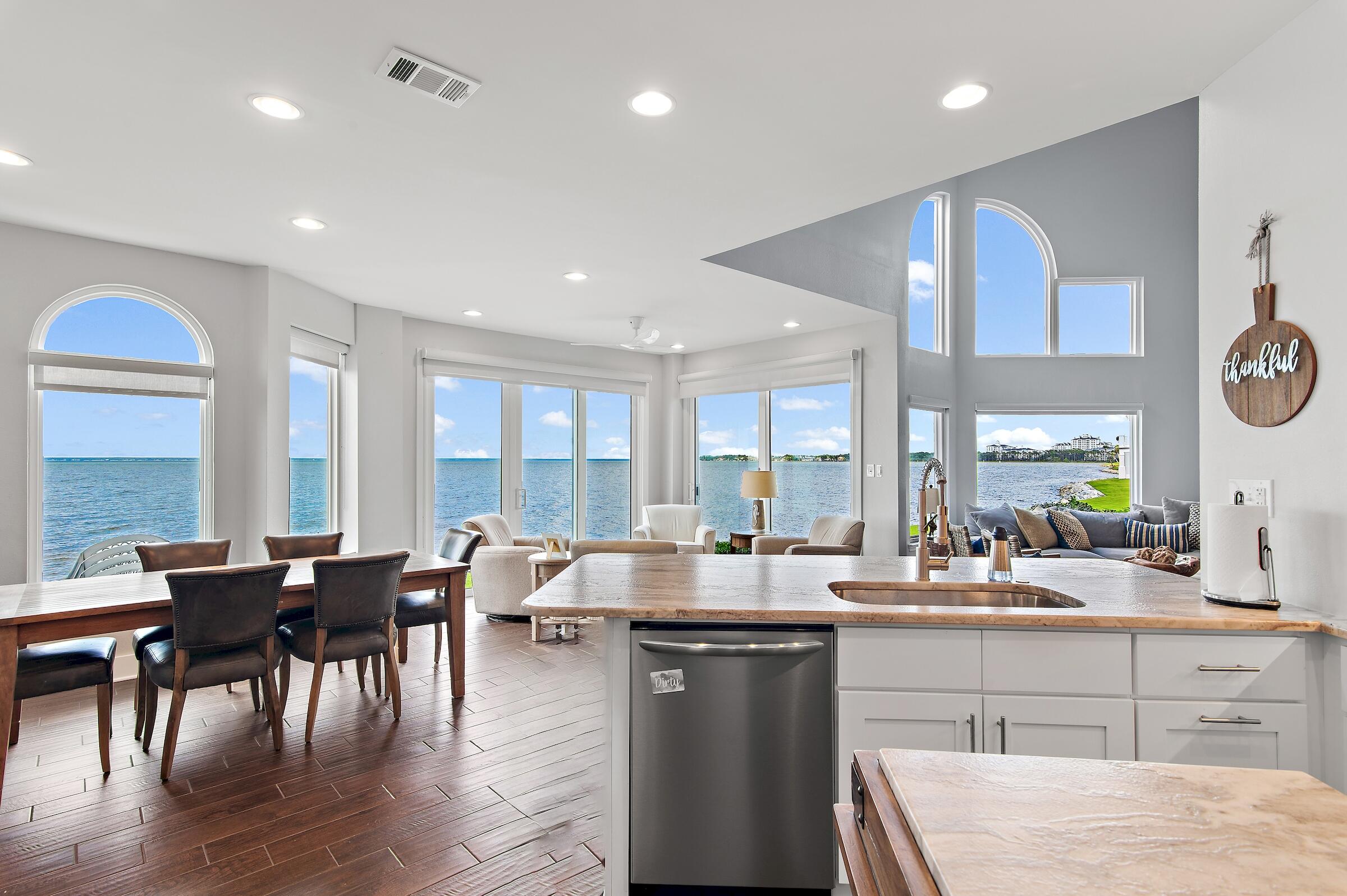 NORTH SHORE T/H - Residential