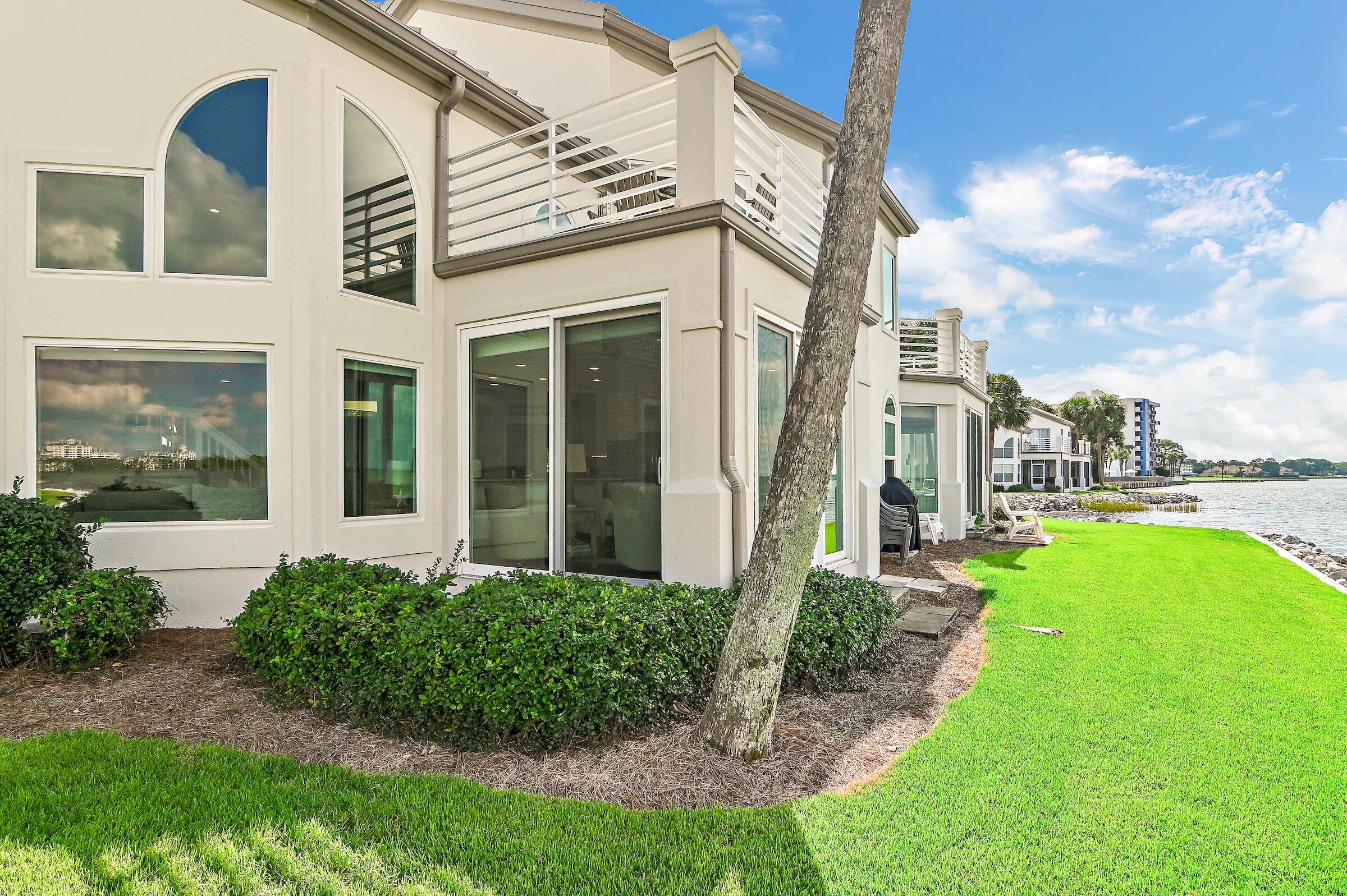 NORTH SHORE T/H - Residential