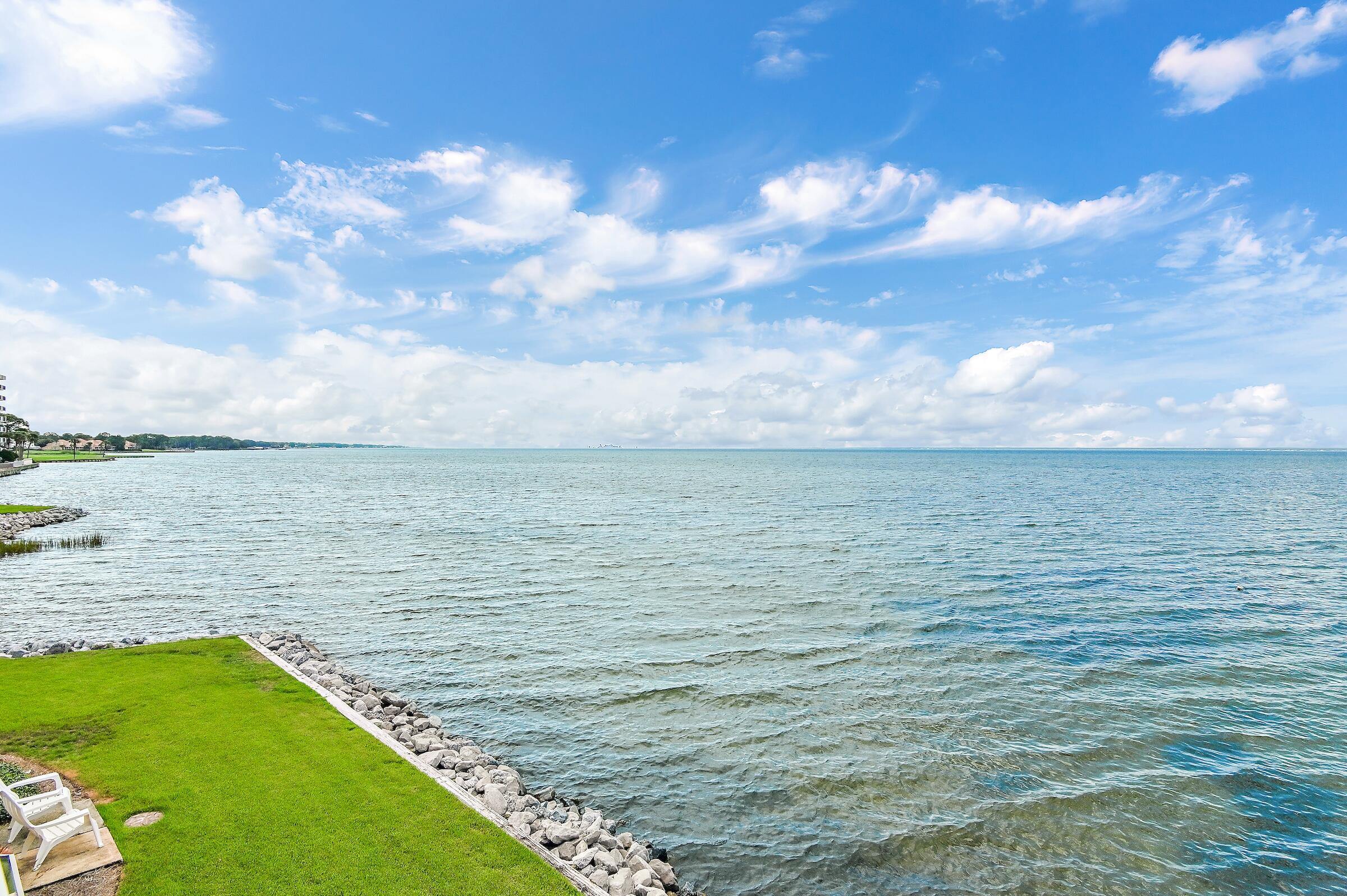 NORTH SHORE T/H - Residential