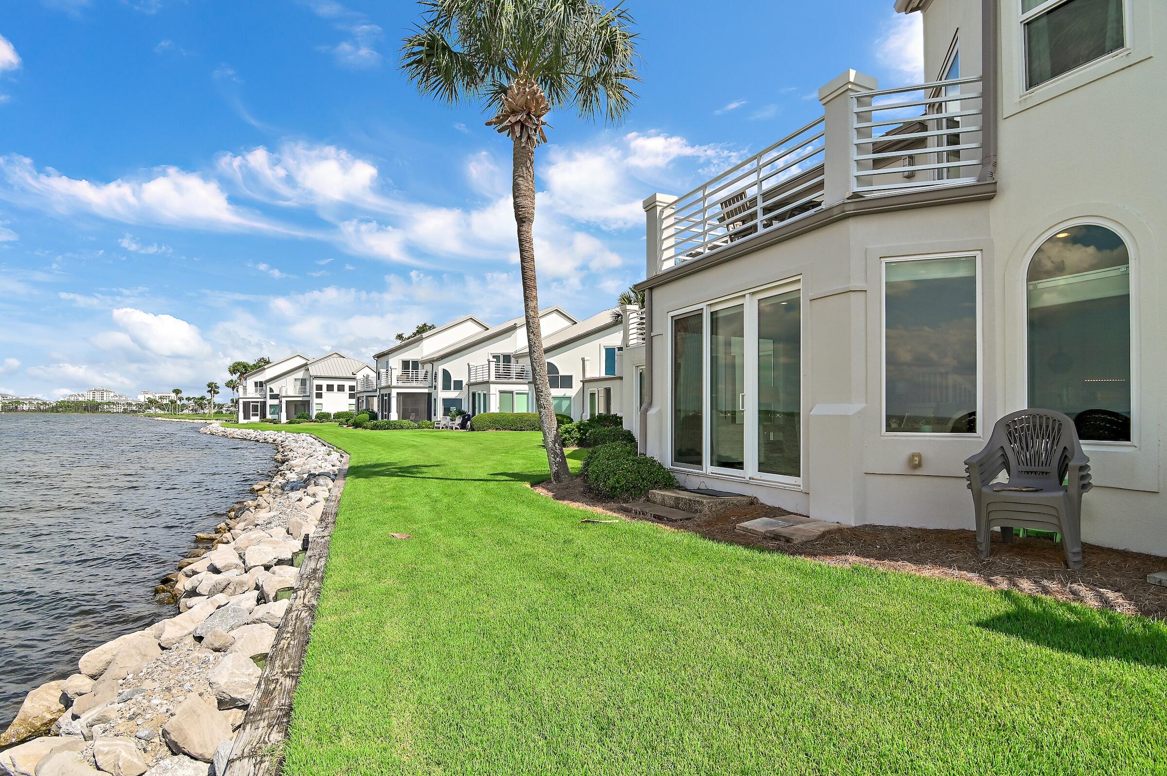 NORTH SHORE T/H - Residential