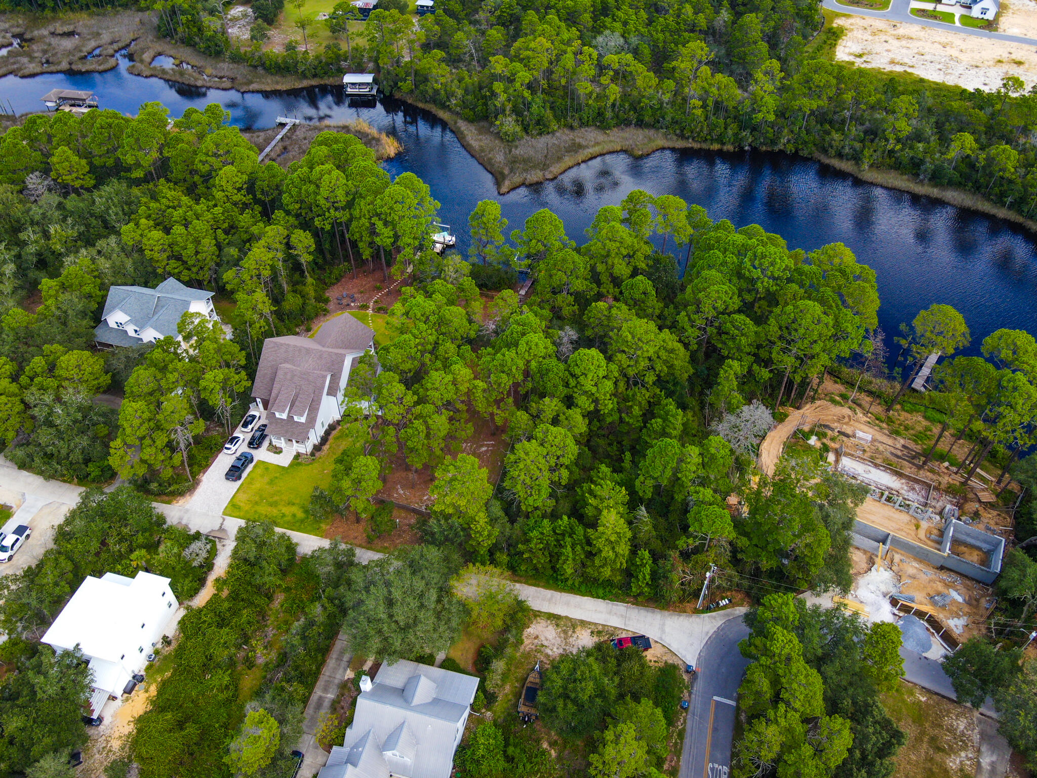 LAKESHORE ESTATES - Land