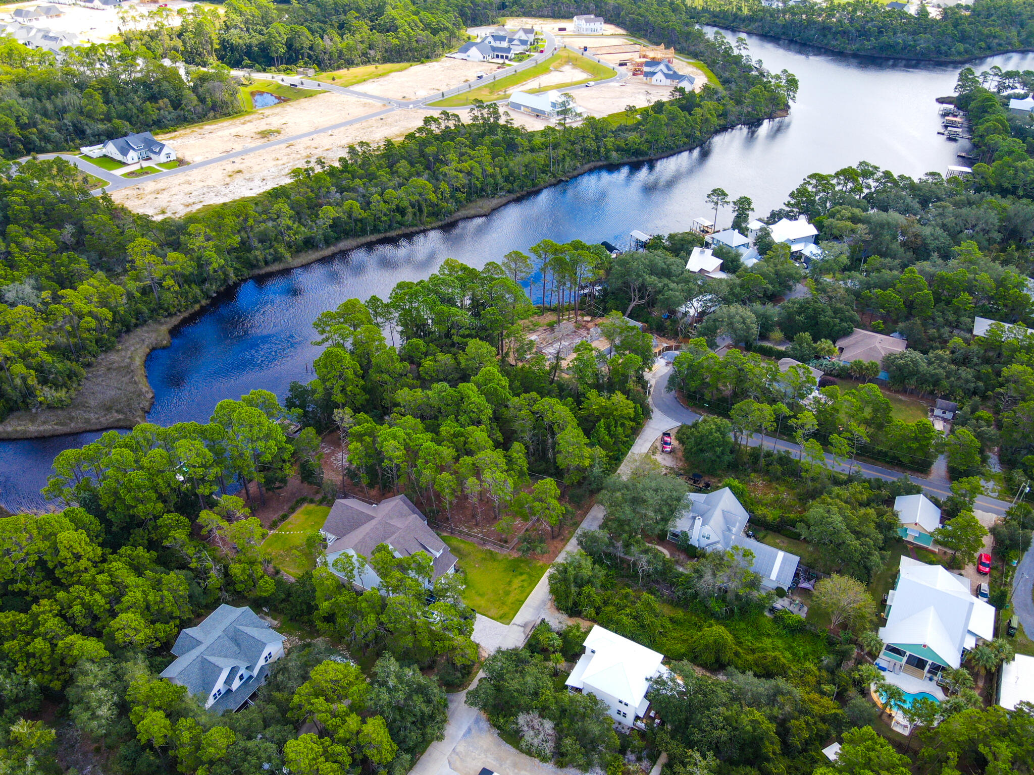 LAKESHORE ESTATES - Land