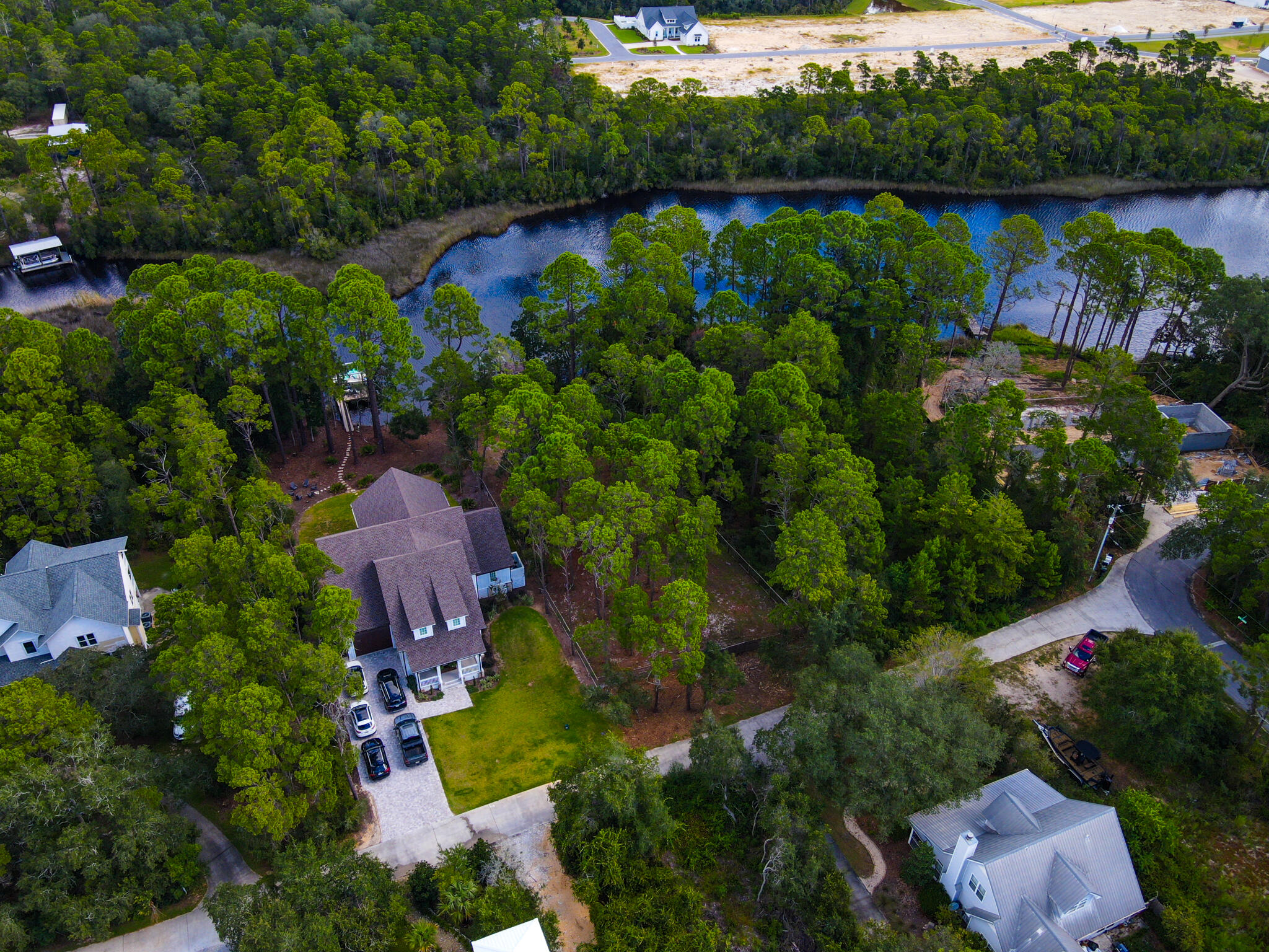 LAKESHORE ESTATES - Land