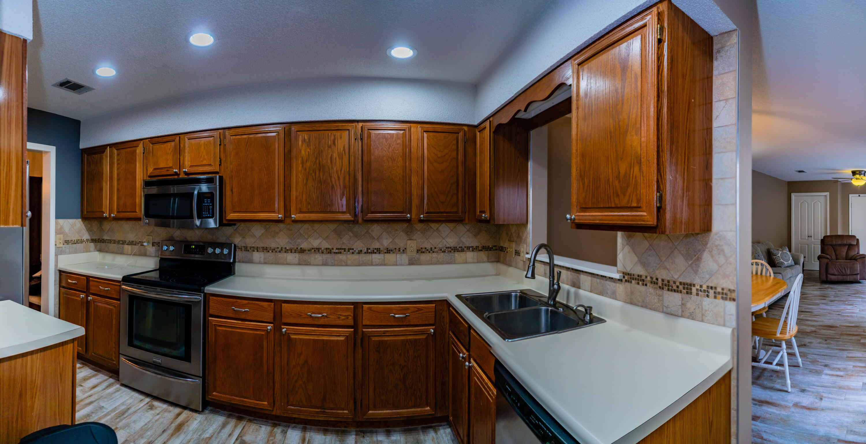 ROYAL OAK VILLAGE - Residential