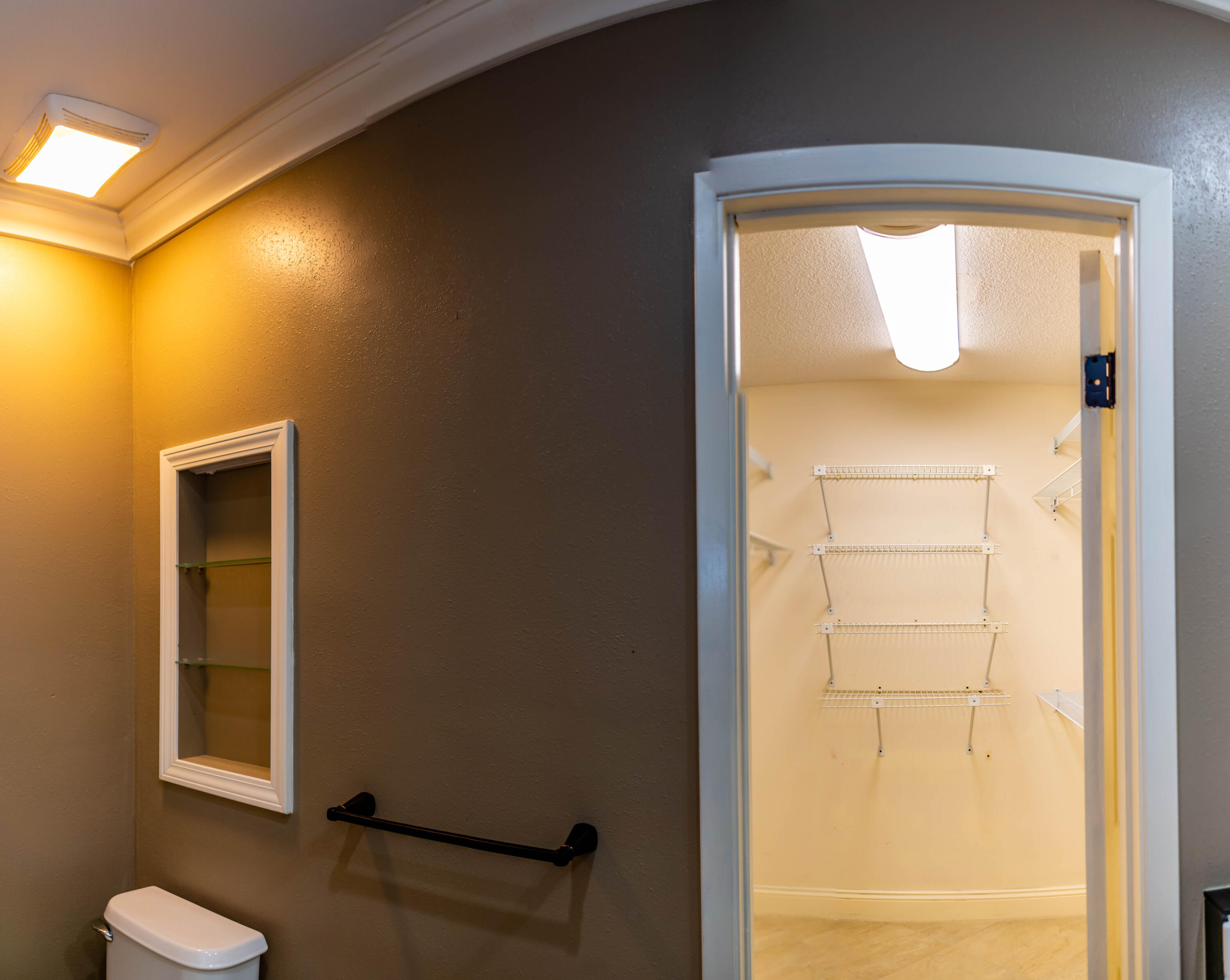 ROYAL OAK VILLAGE - Residential