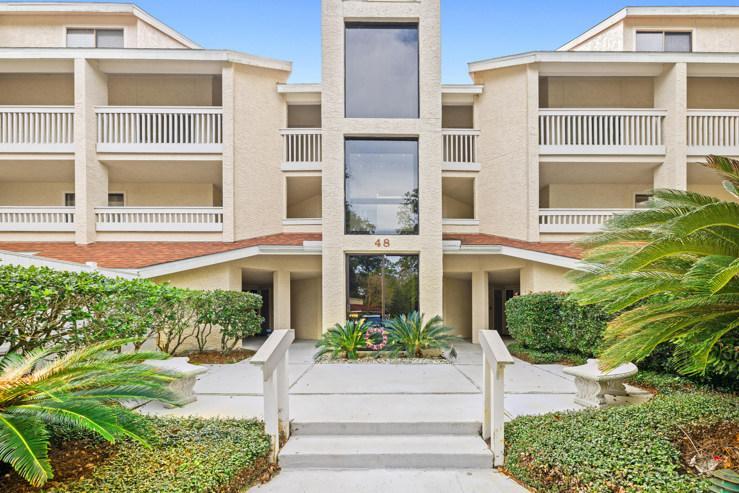 BAY VILLAS CONDOS - Residential