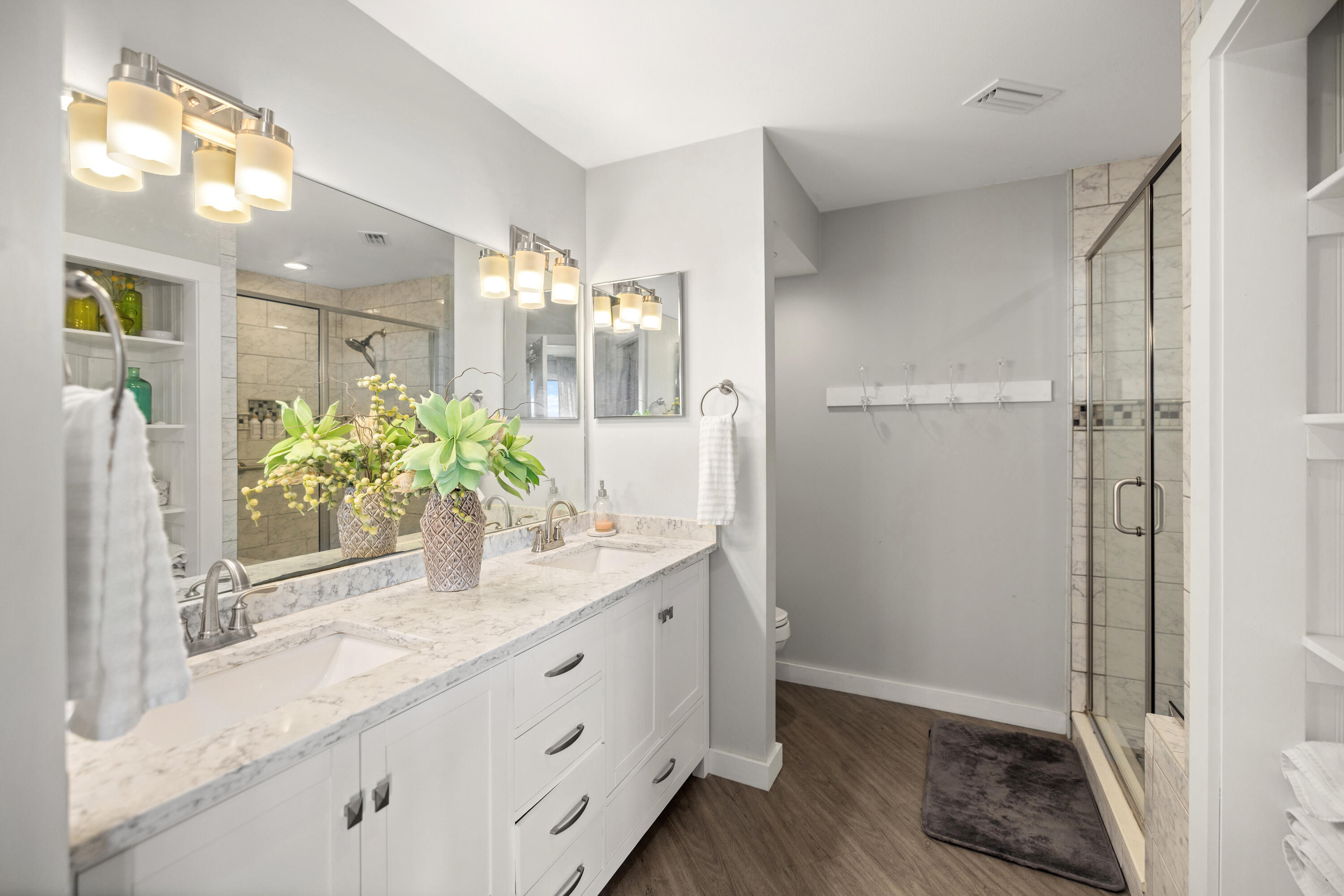 BAY VILLAS CONDOS - Residential