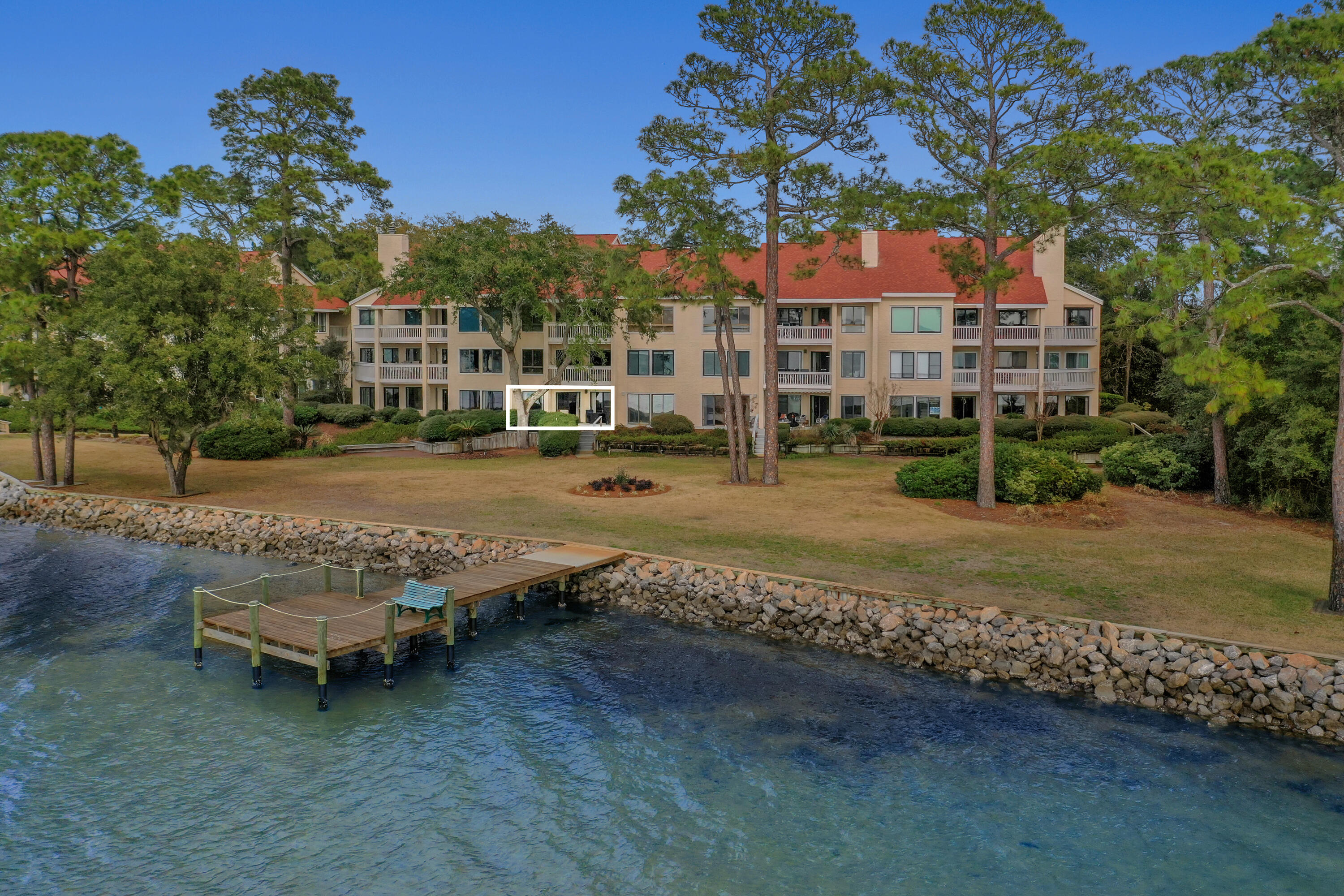 BAY VILLAS CONDOS - Residential