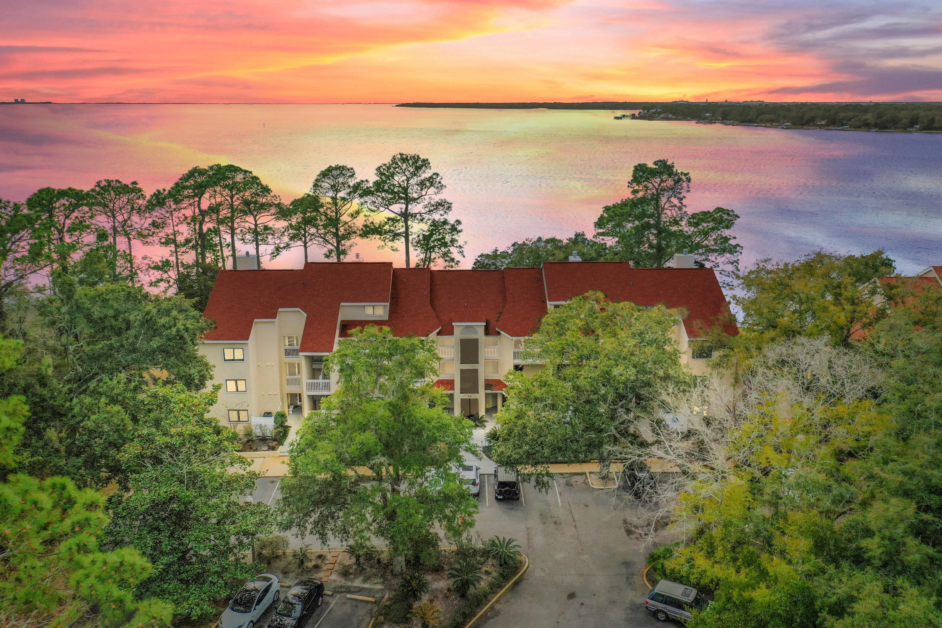 BAY VILLAS CONDOS - Residential
