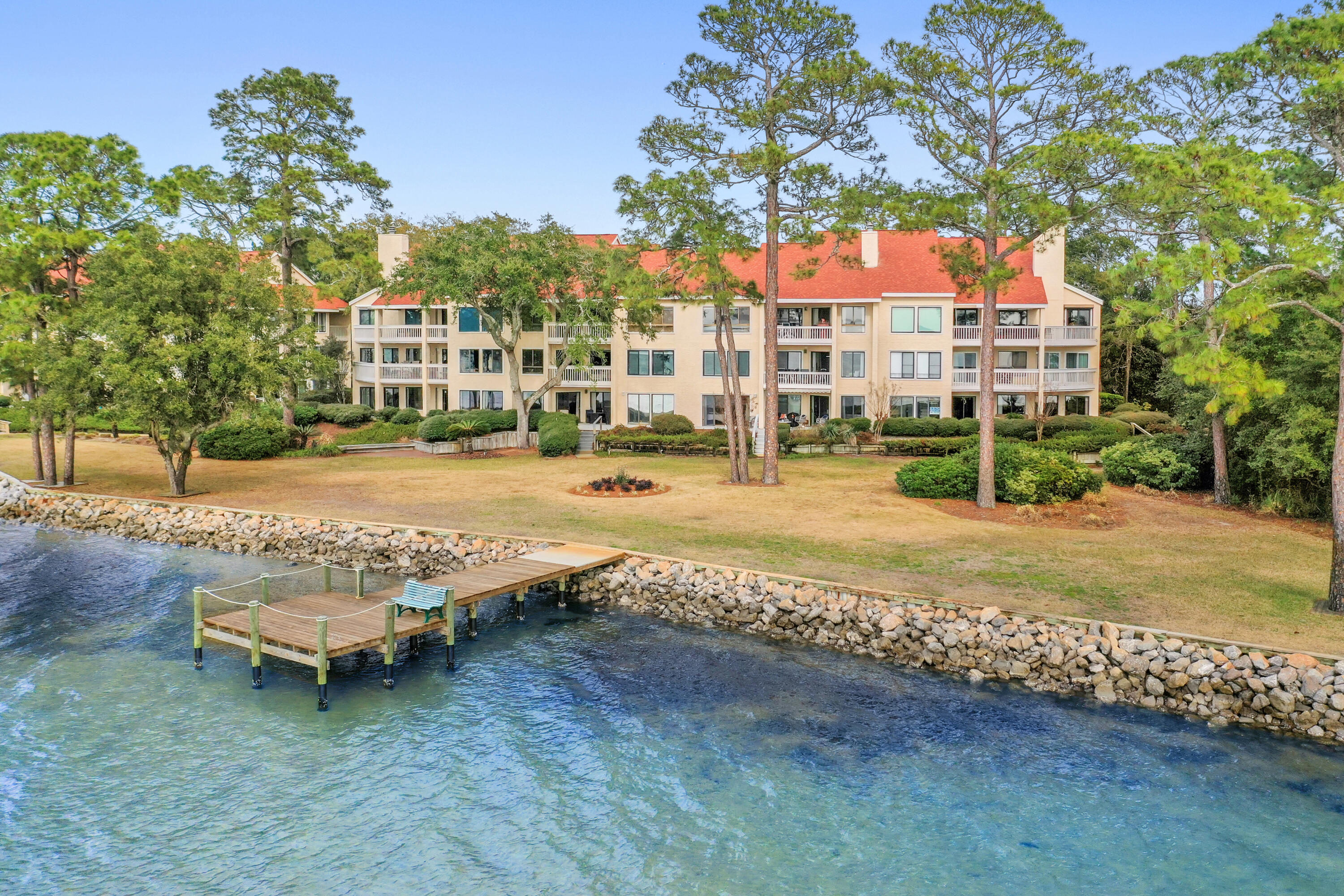 BAY VILLAS CONDOS - Residential