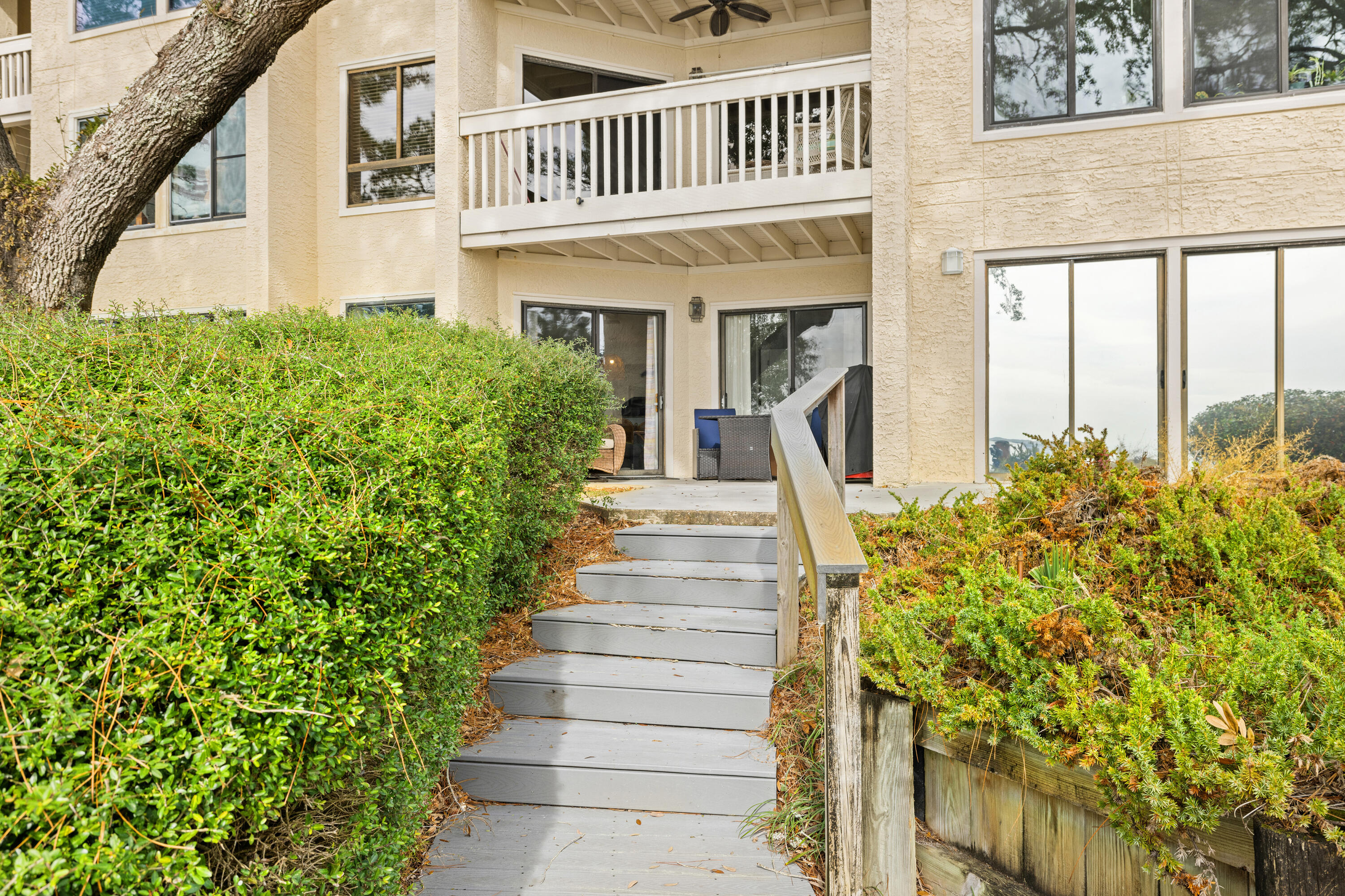 BAY VILLAS CONDOS - Residential