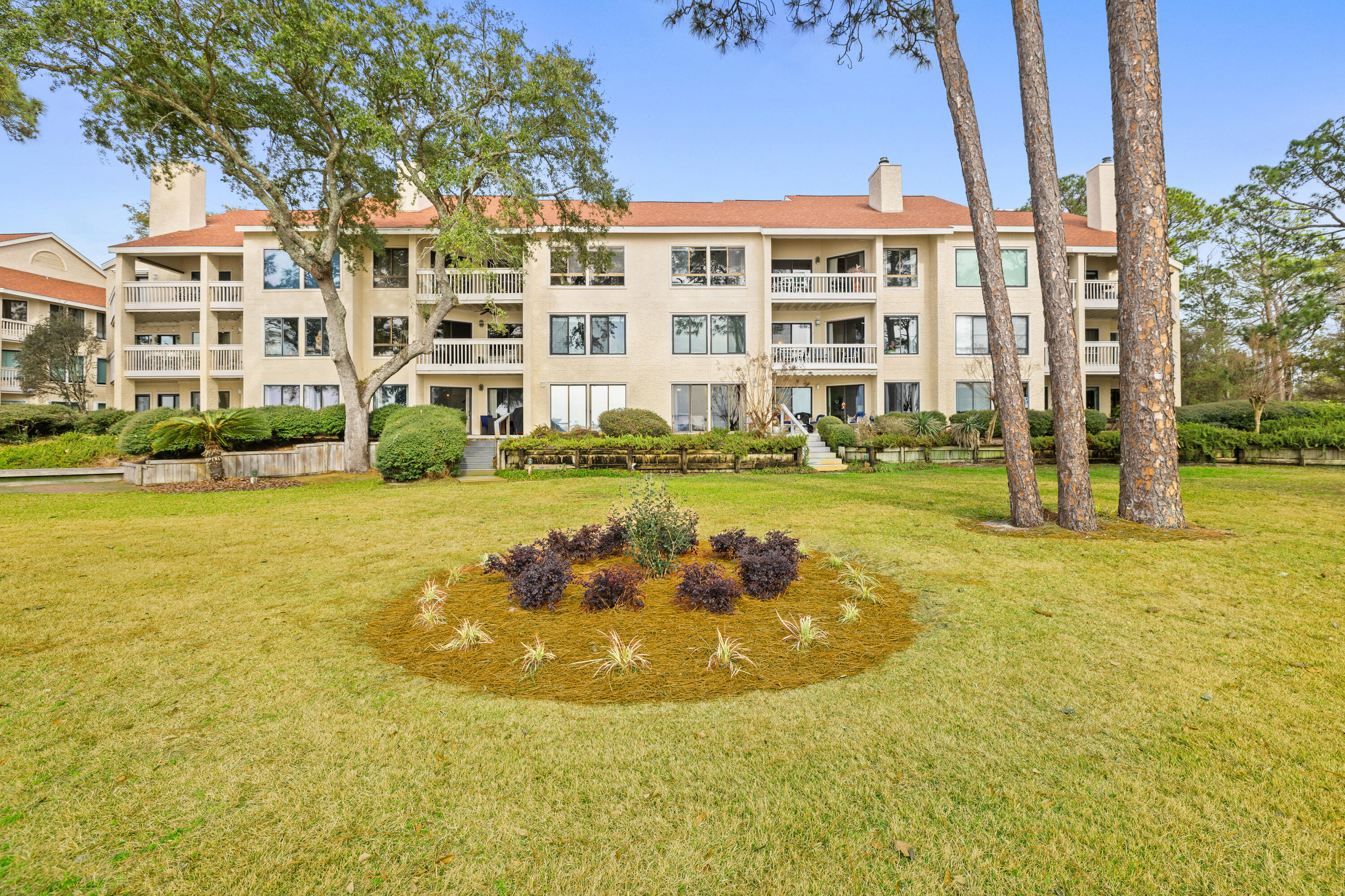 BAY VILLAS CONDOS - Residential