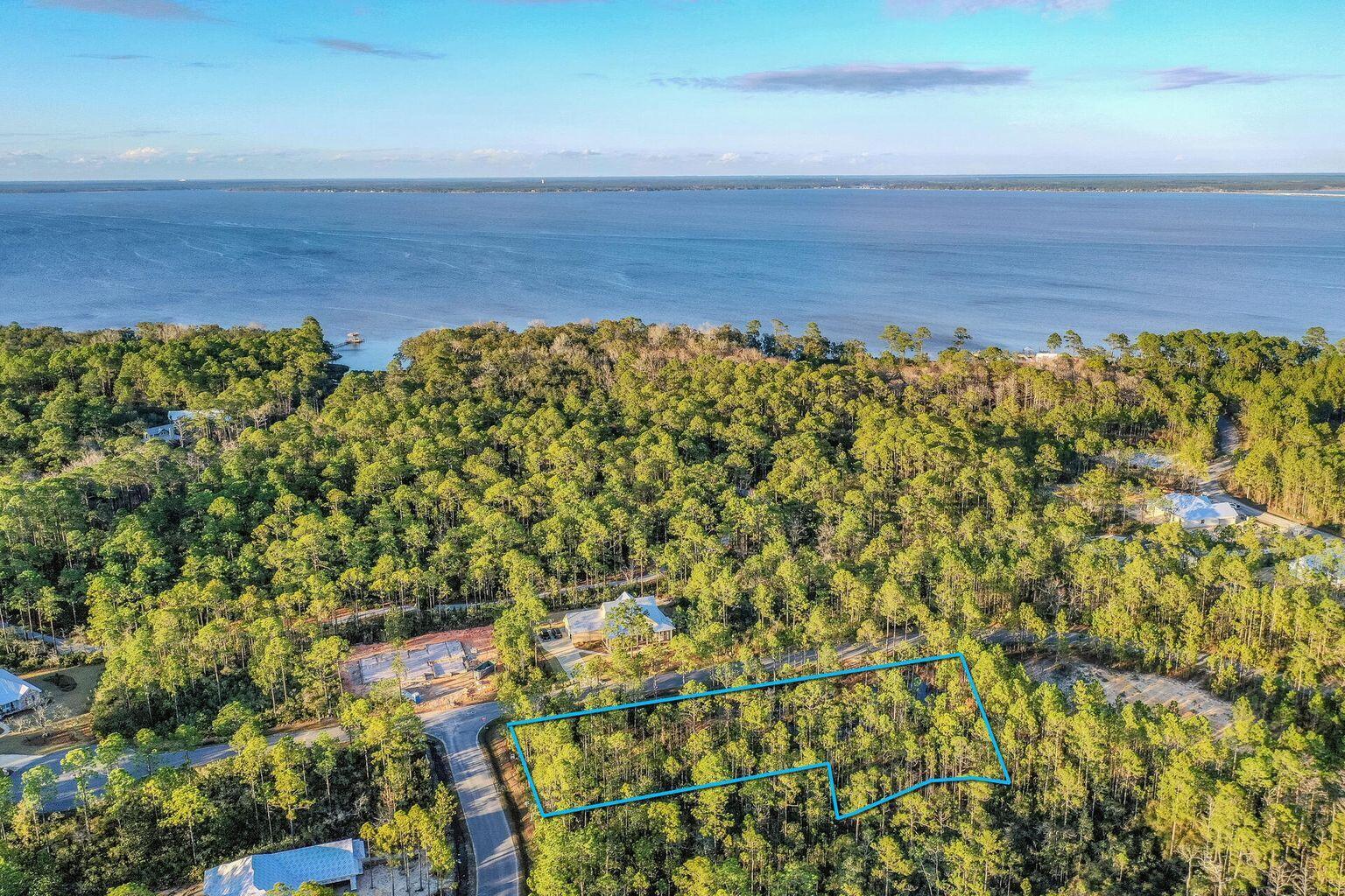 SECLUSION BAY - Land