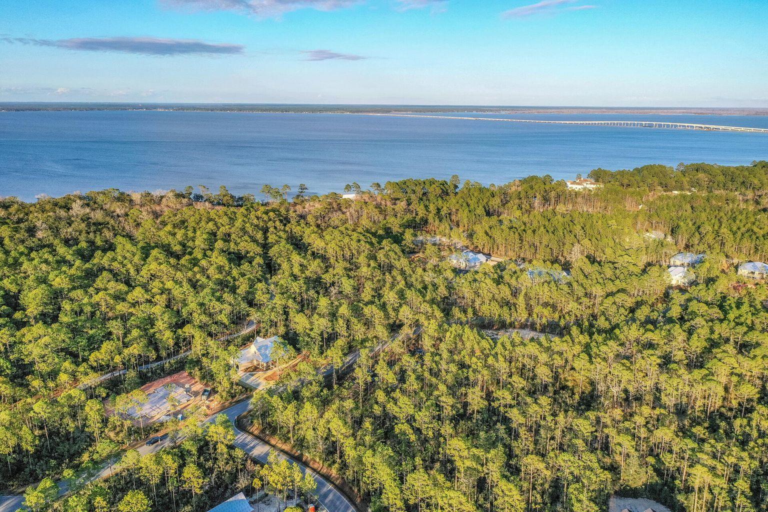 SECLUSION BAY - Land