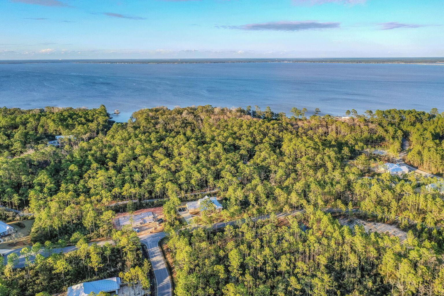 SECLUSION BAY - Land