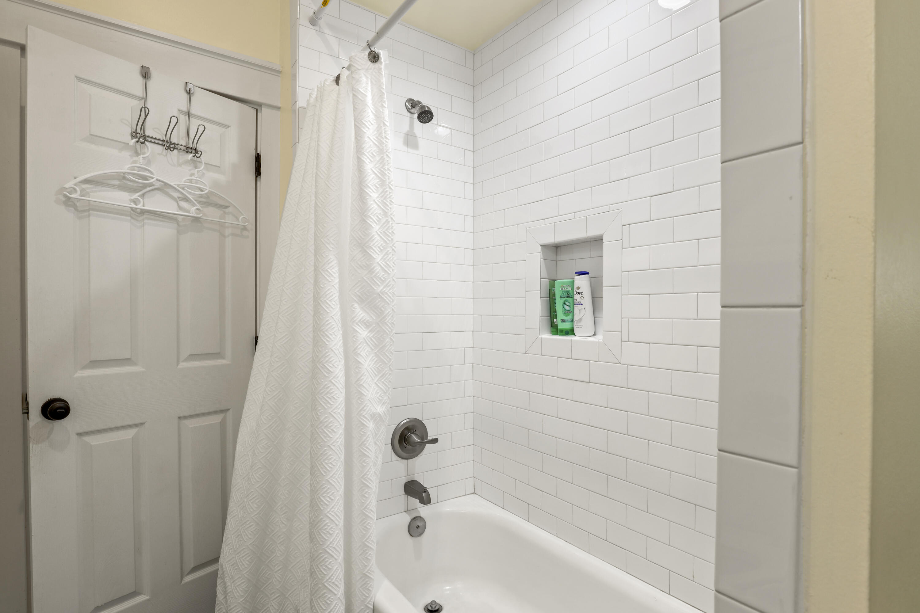 GRAND HARBOUR - Residential Lease