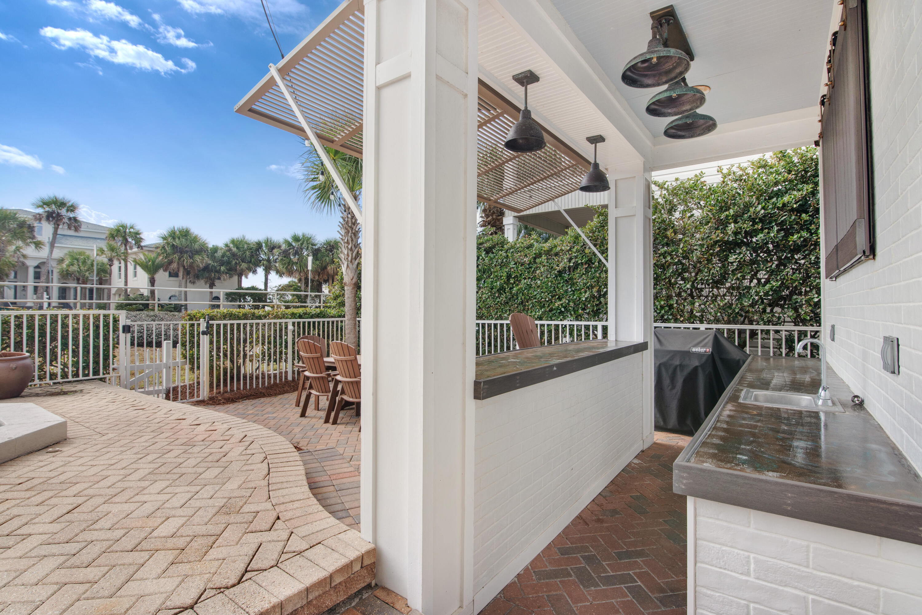 CRYSTAL SHORES - Residential
