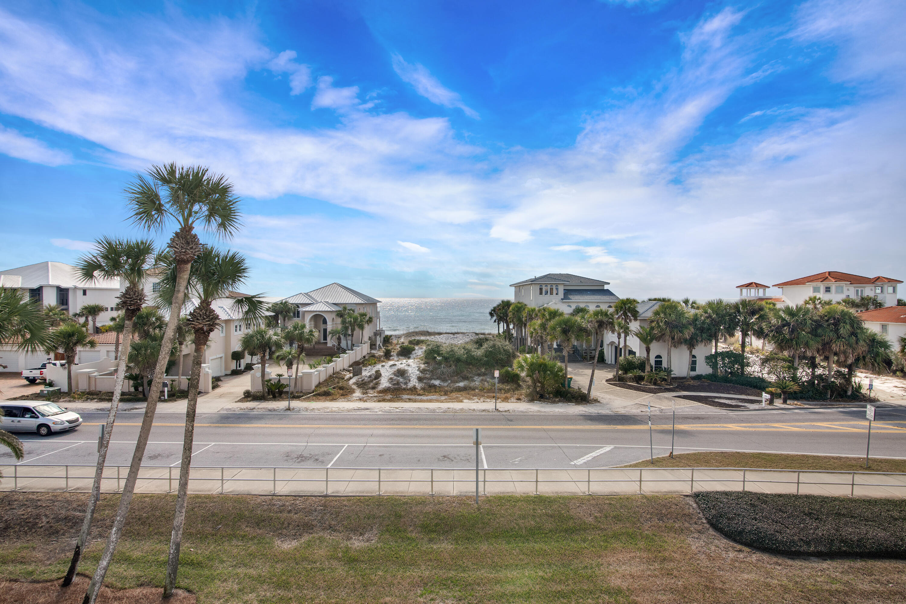 CRYSTAL SHORES - Residential
