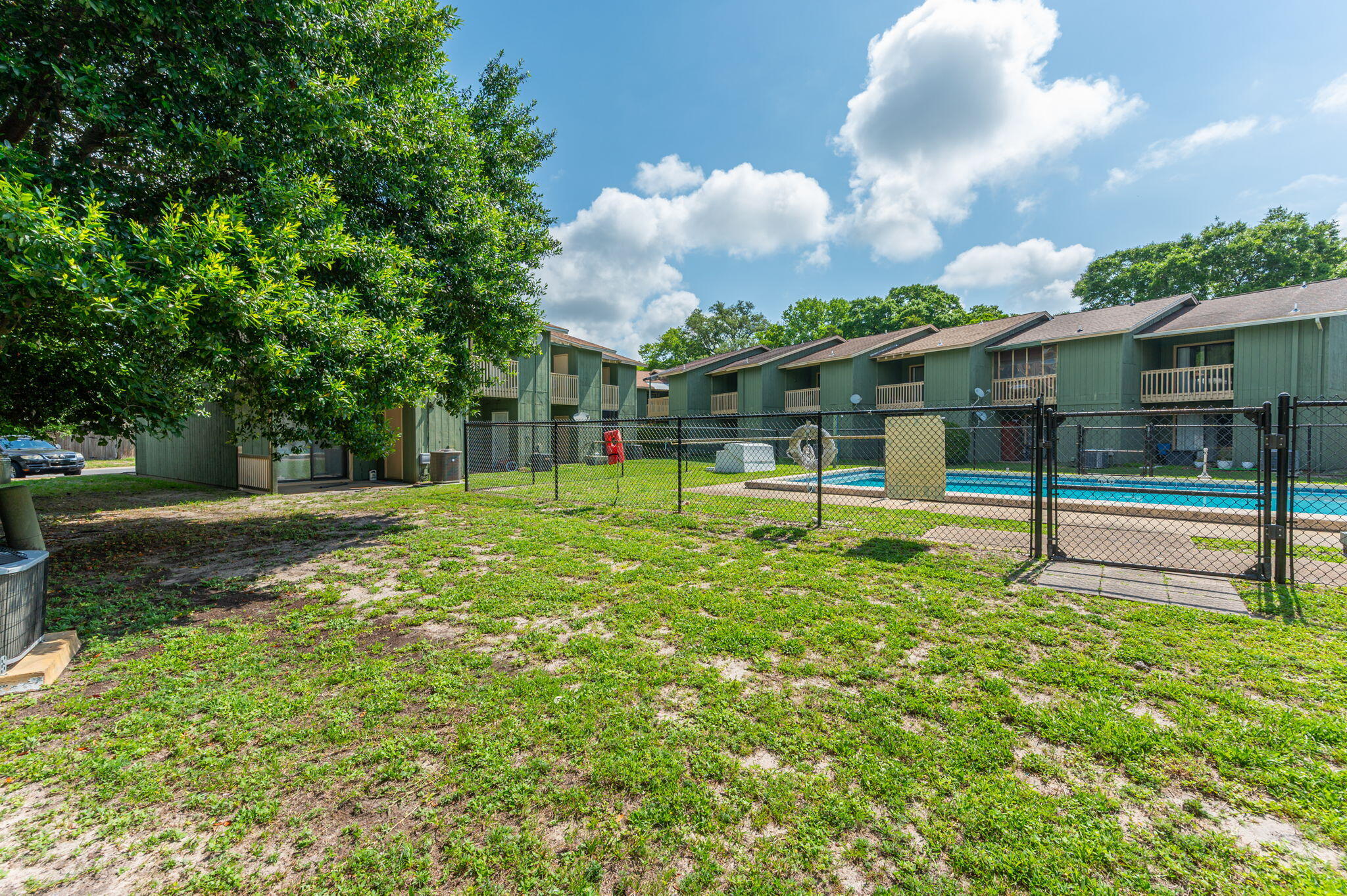 BIENVILLE SQUARE T/H - Residential