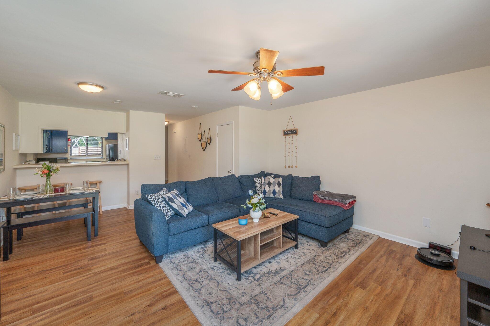 BIENVILLE SQUARE T/H - Residential
