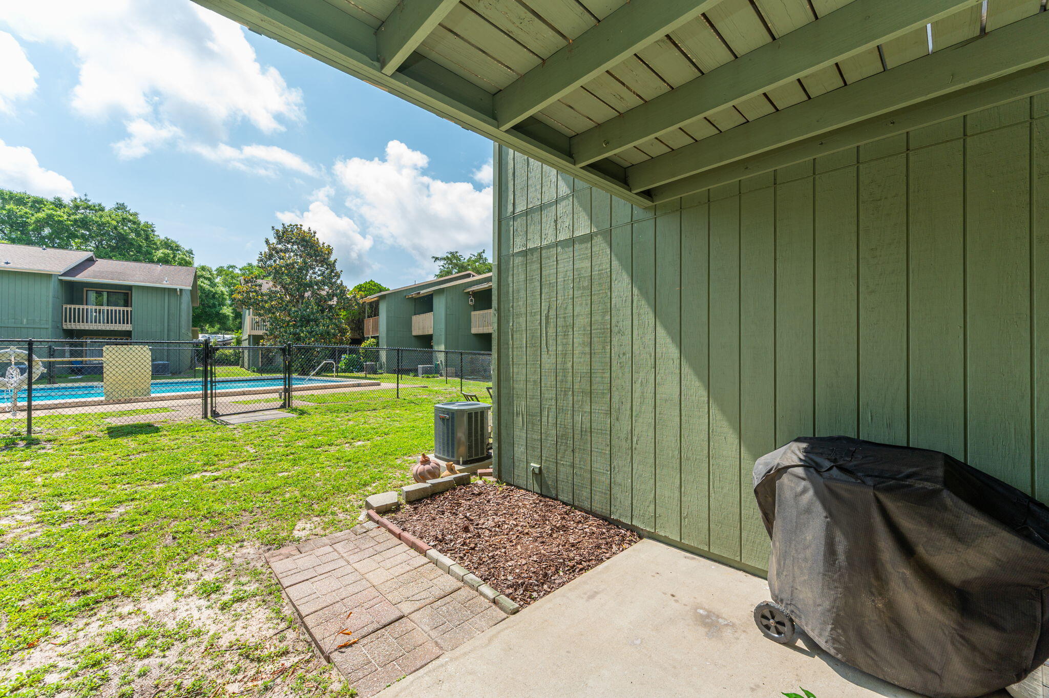 BIENVILLE SQUARE T/H - Residential