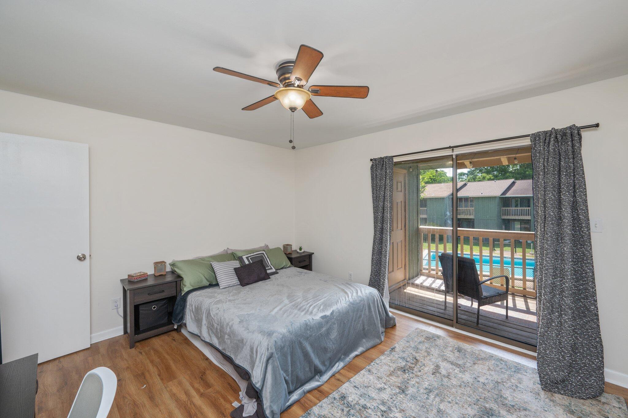BIENVILLE SQUARE T/H - Residential