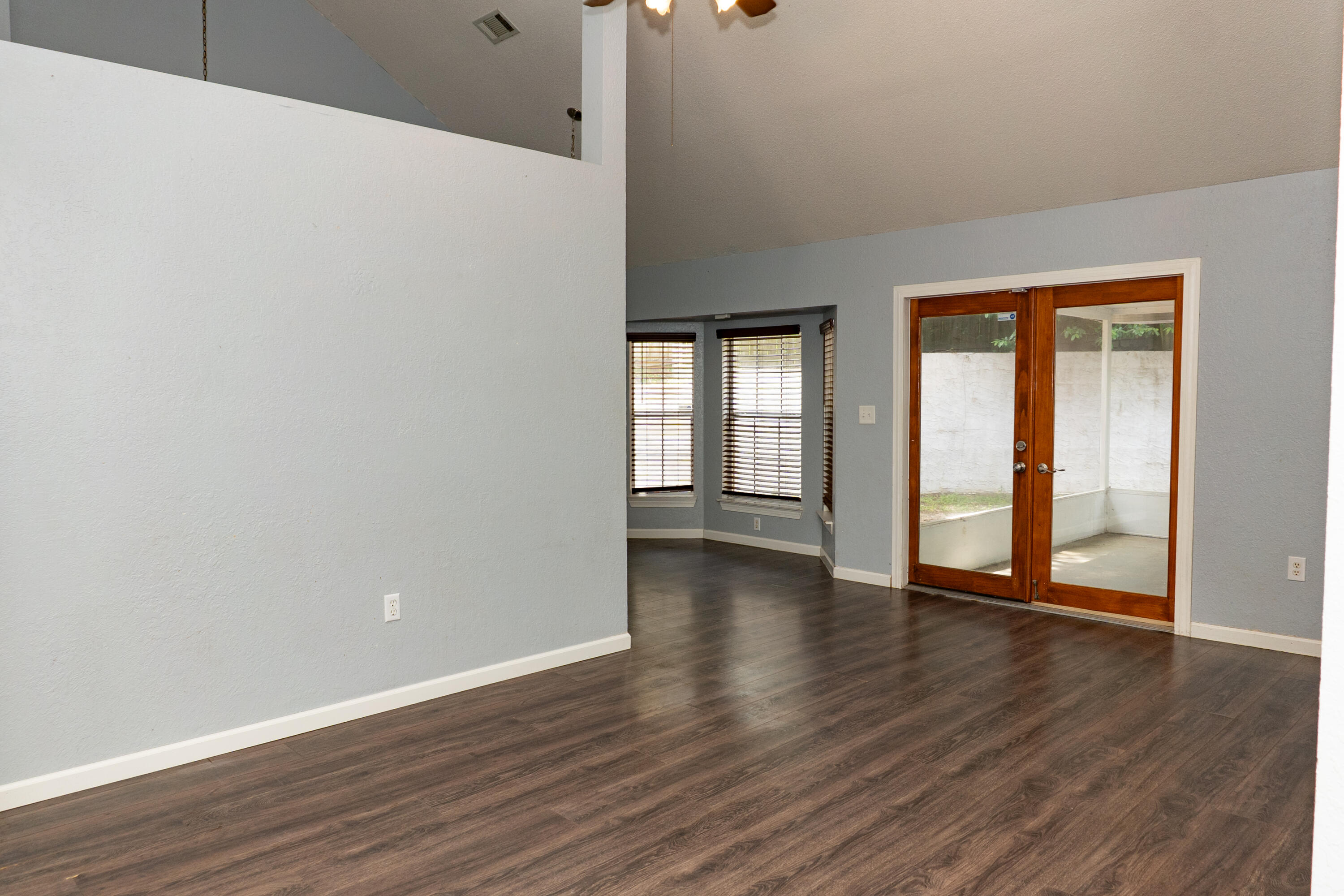 COUNTRYVIEW ESTATES 1ST ADDN - Residential Lease