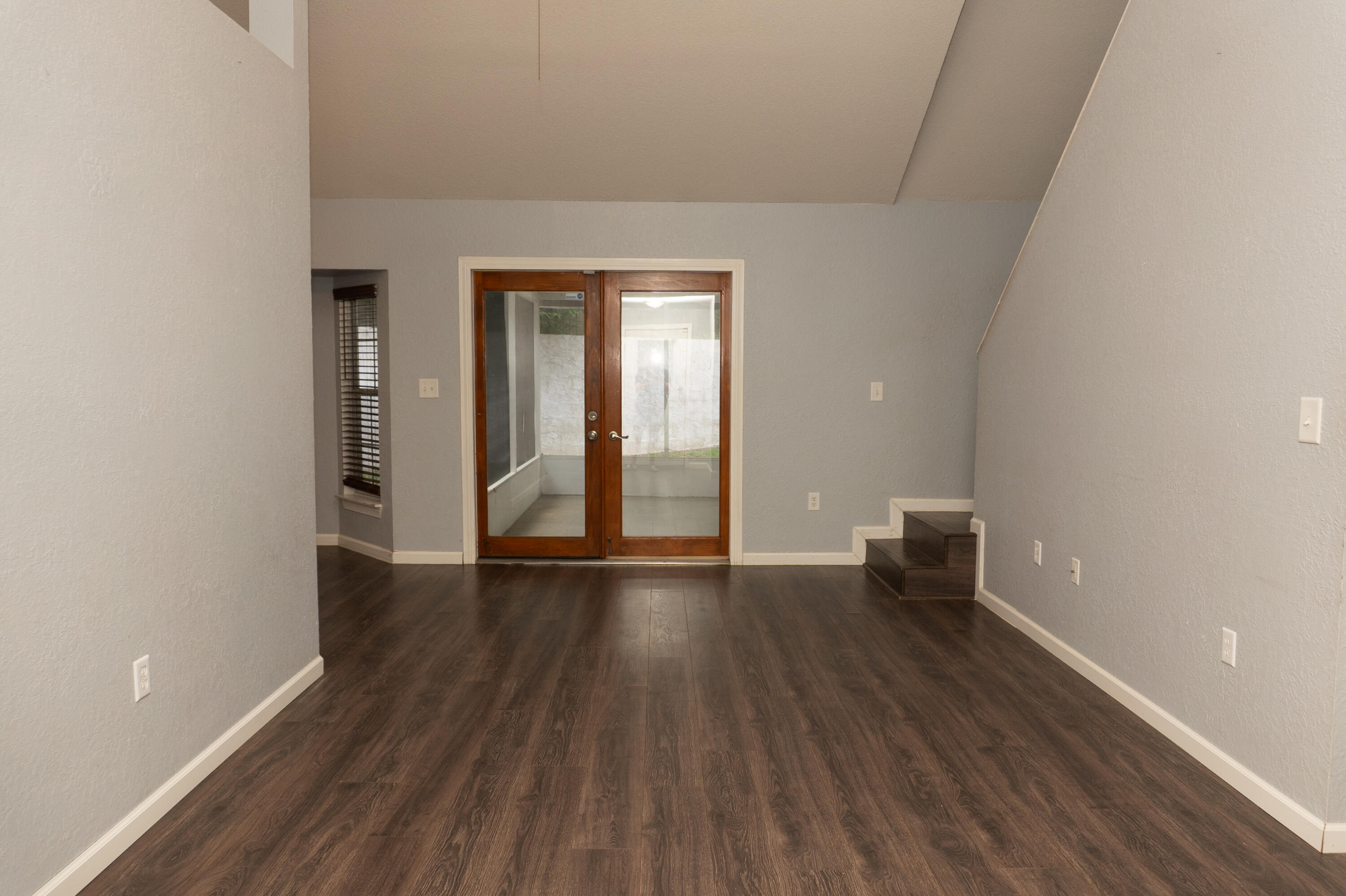 COUNTRYVIEW ESTATES 1ST ADDN - Residential Lease