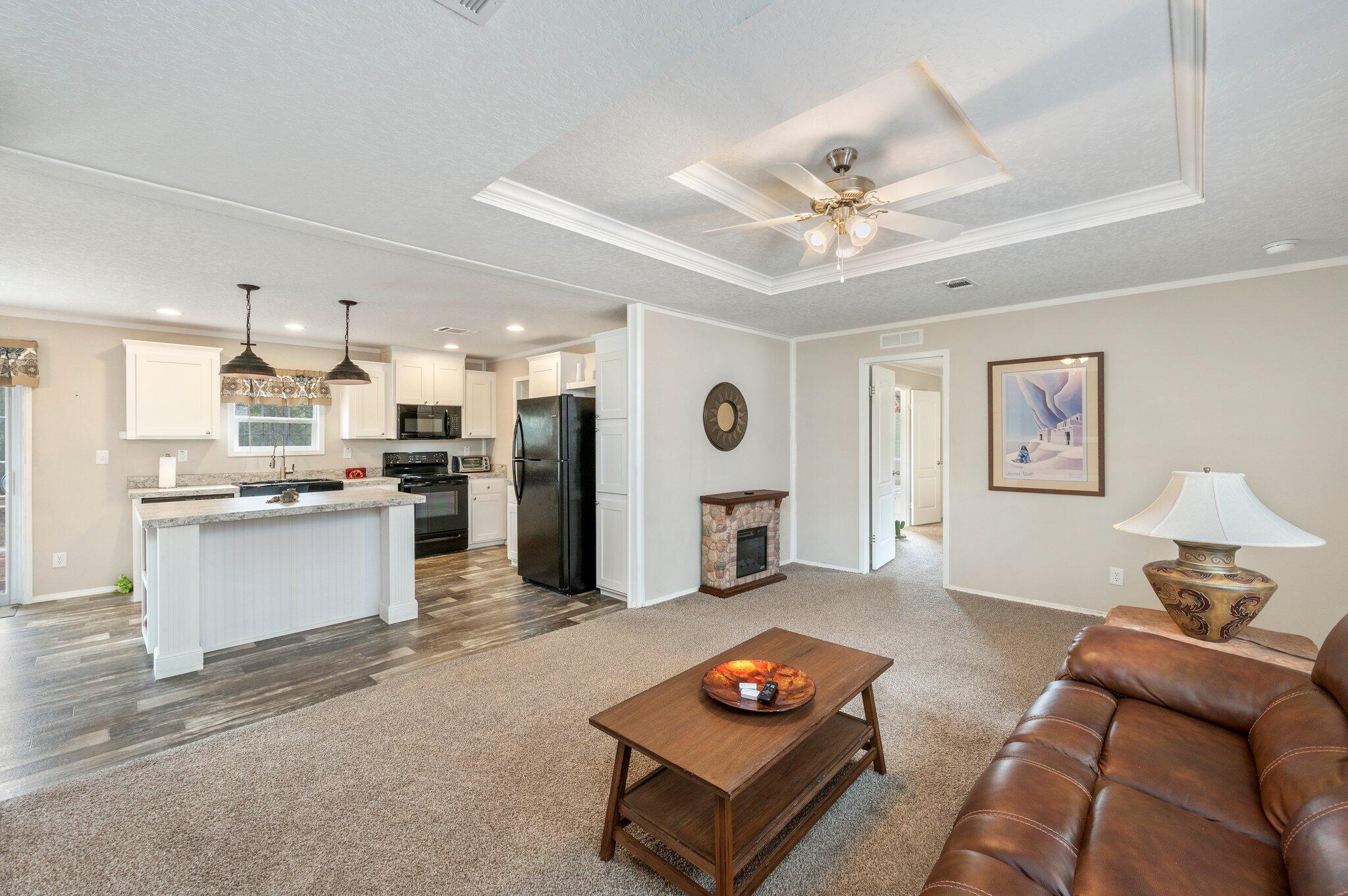 COUNTRY CLUB MANOR EAST - Residential