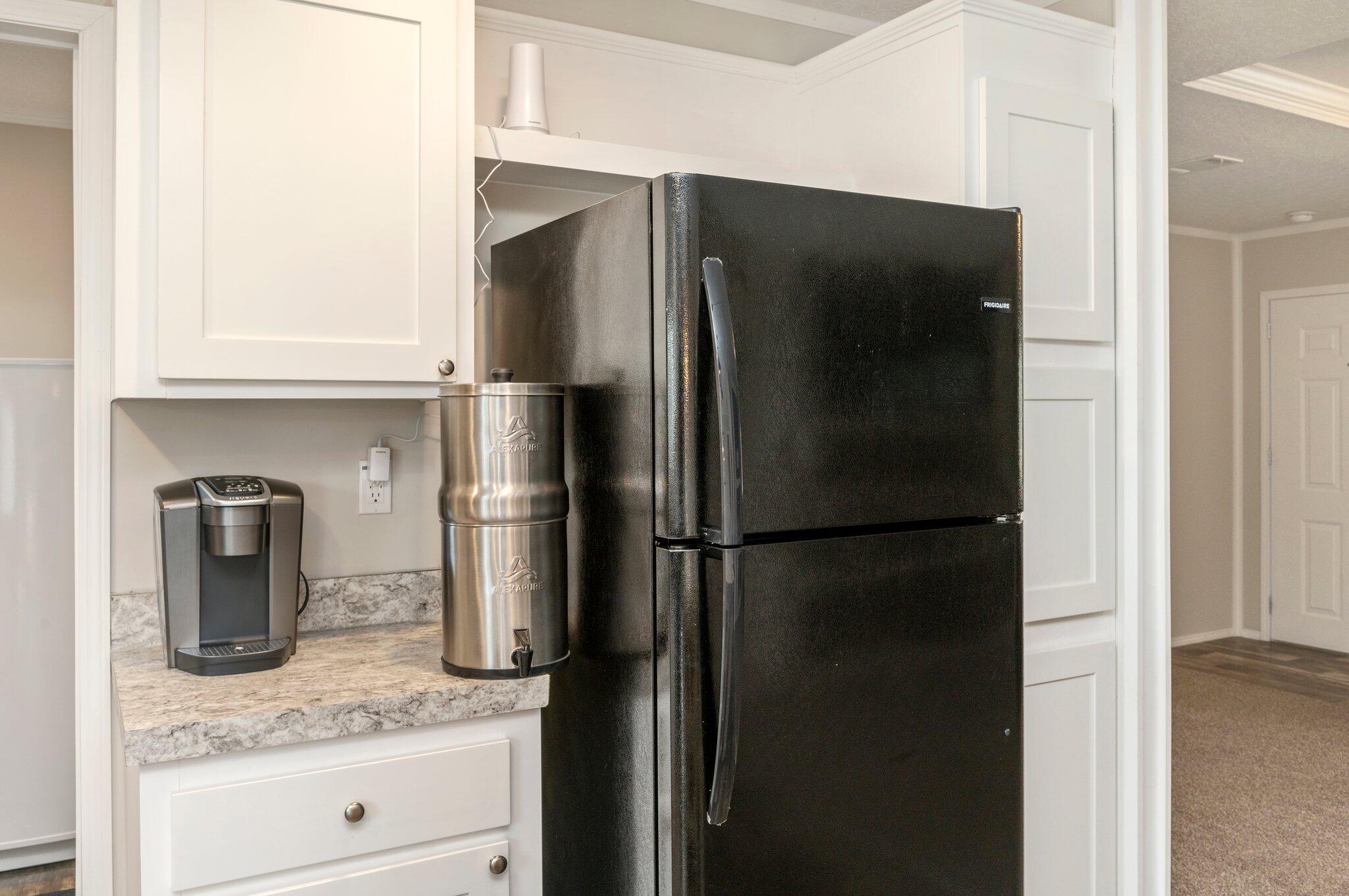 COUNTRY CLUB MANOR EAST - Residential