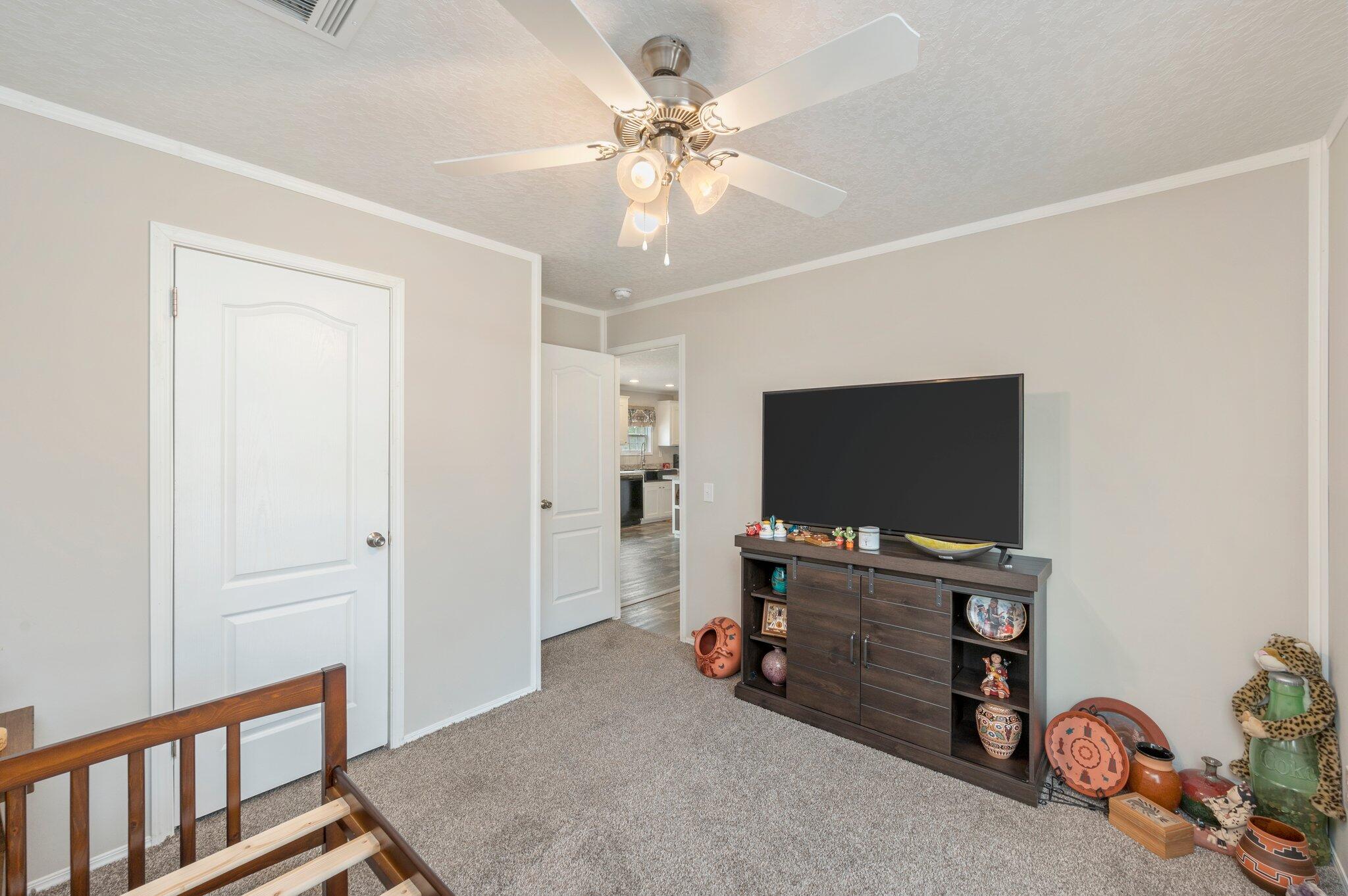 COUNTRY CLUB MANOR EAST - Residential