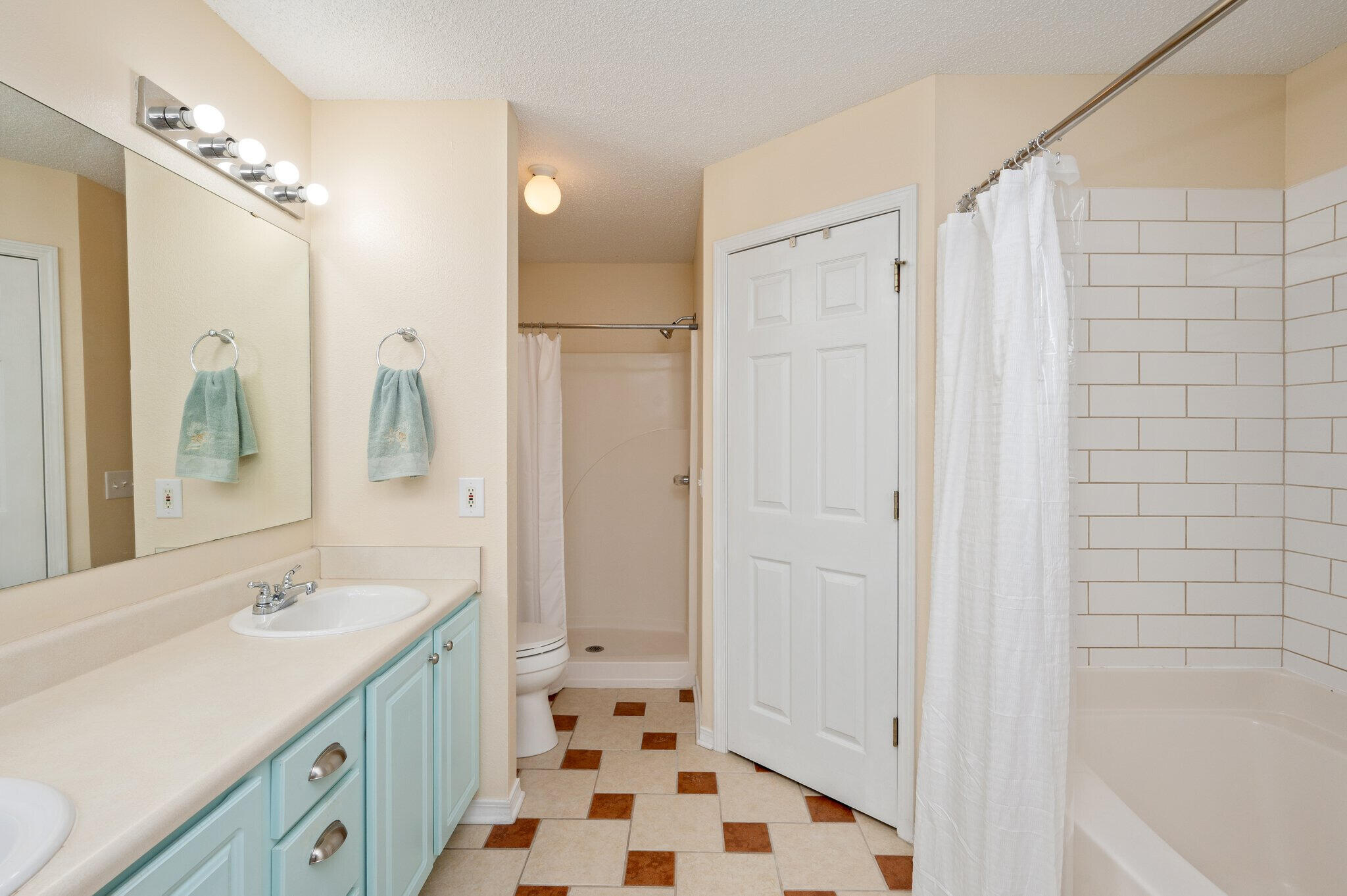 NORTHVIEW ESTATES 7TH ADDN - Residential