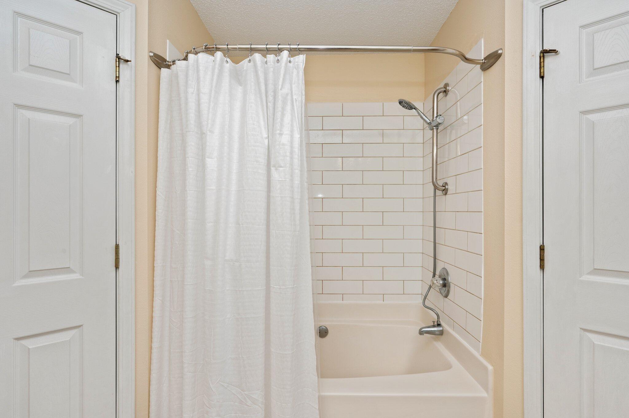 NORTHVIEW ESTATES 7TH ADDN - Residential