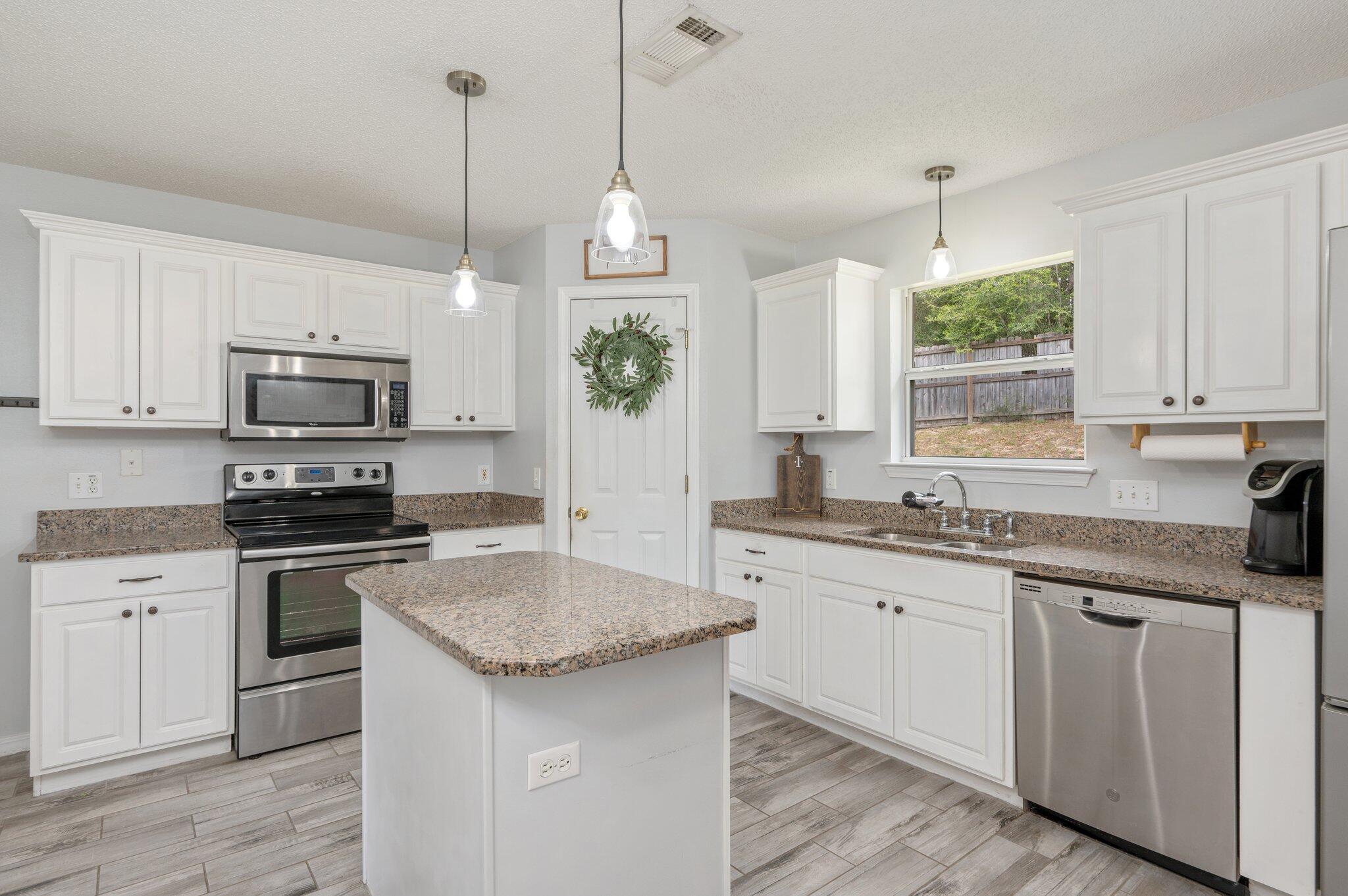 NORTHVIEW ESTATES 7TH ADDN - Residential