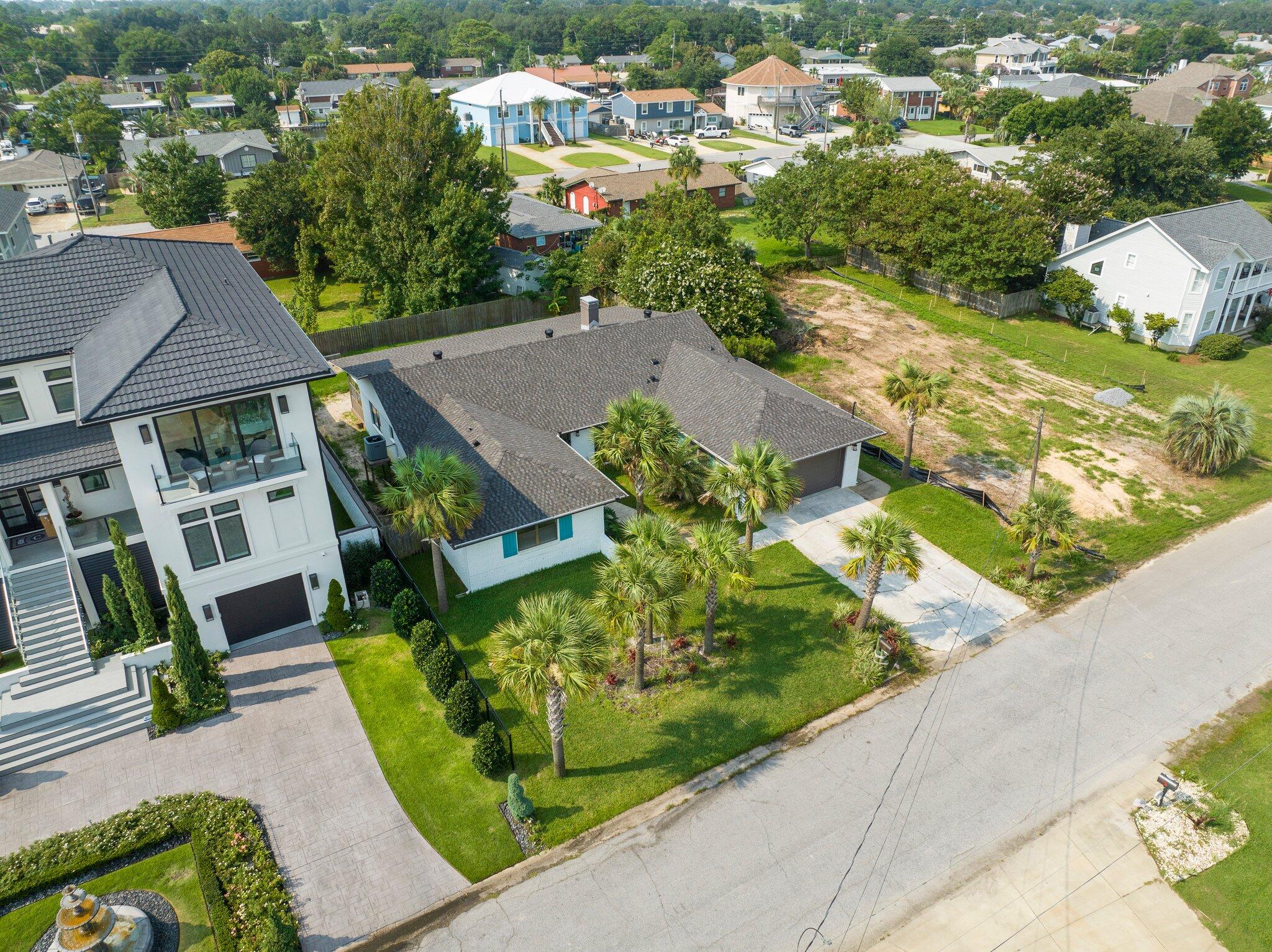 SANTA ROSA SHORES - Residential