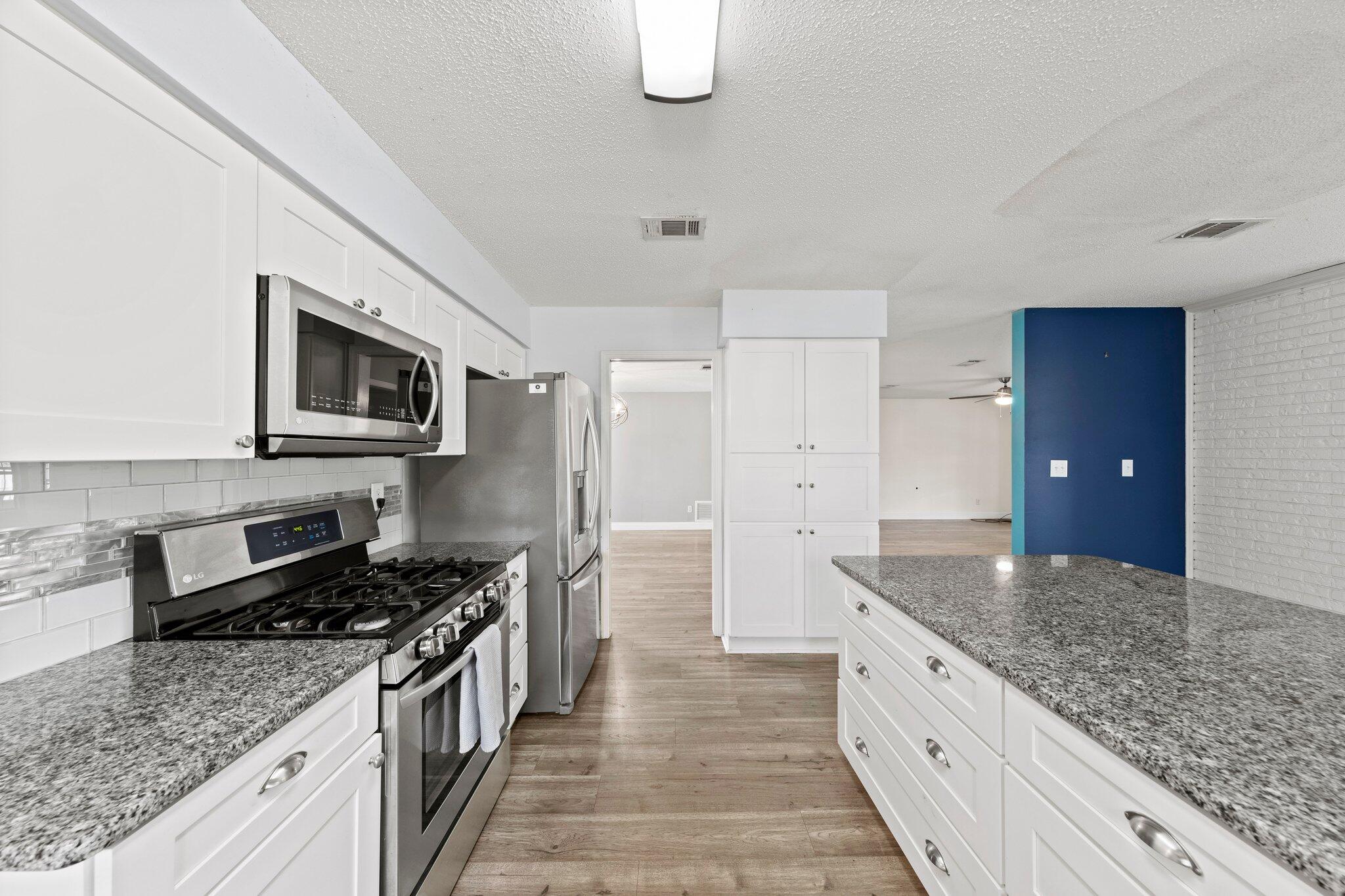 SANTA ROSA SHORES - Residential