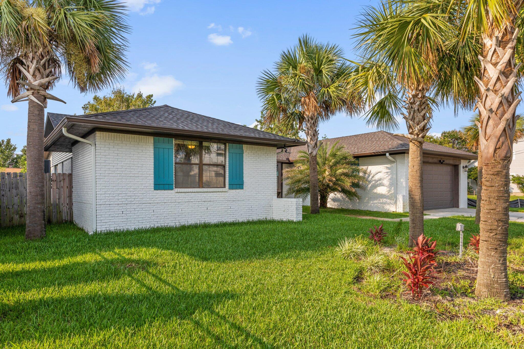 SANTA ROSA SHORES - Residential