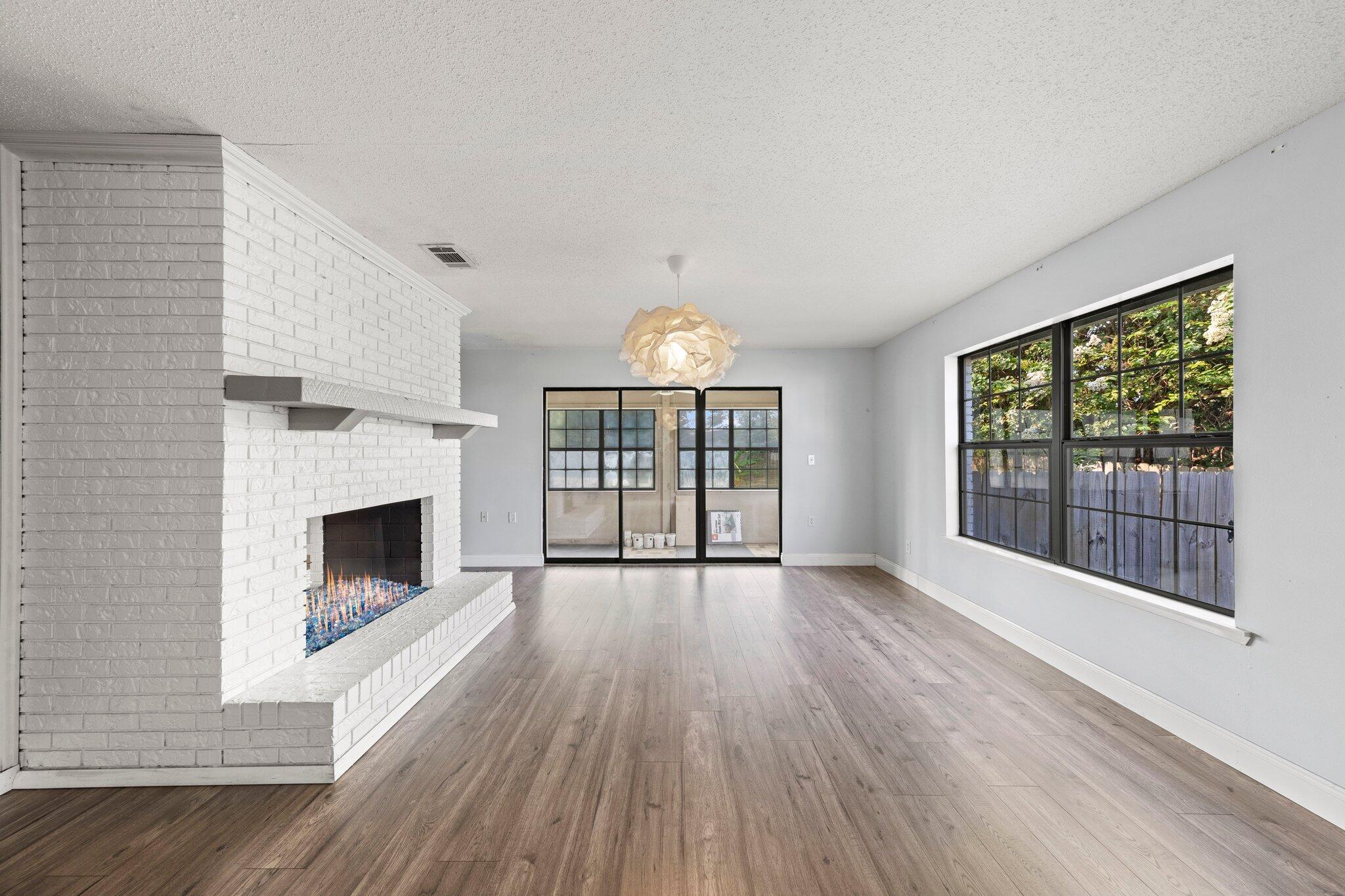 SANTA ROSA SHORES - Residential